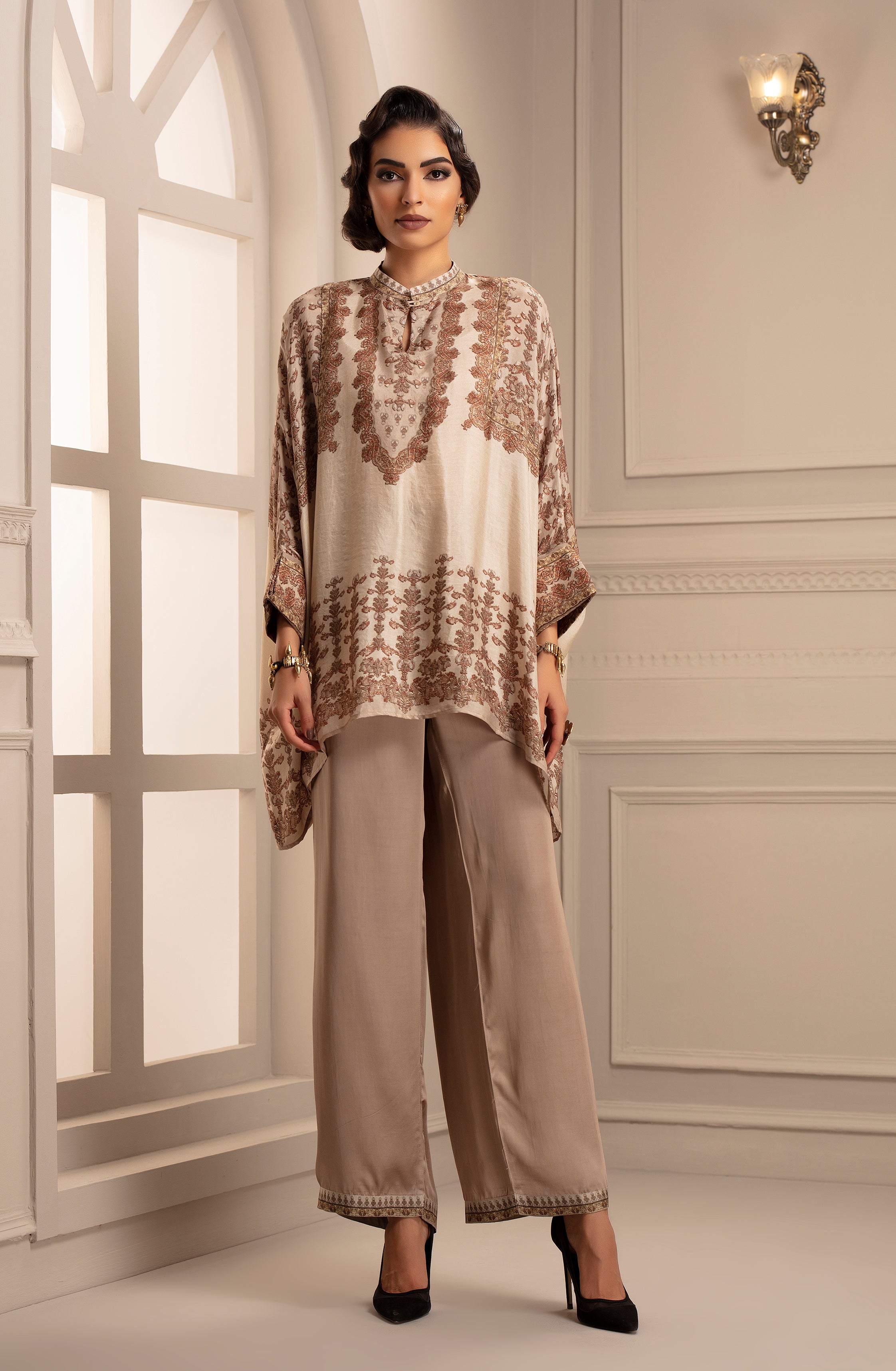 Banaras : Chanel (ivory)