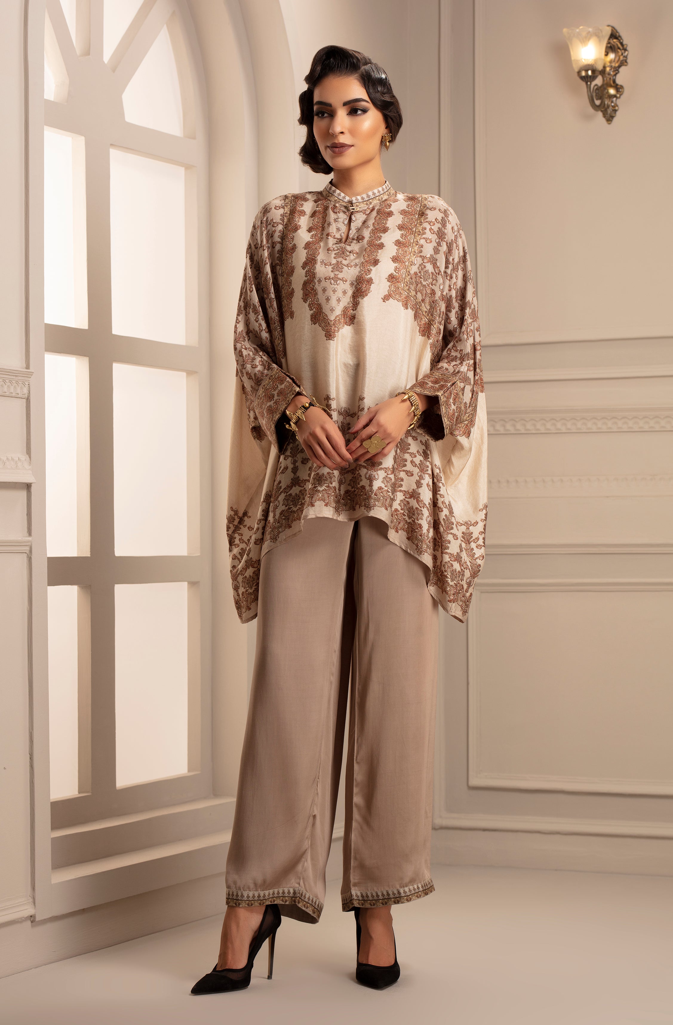 Banaras : Chanel (ivory)