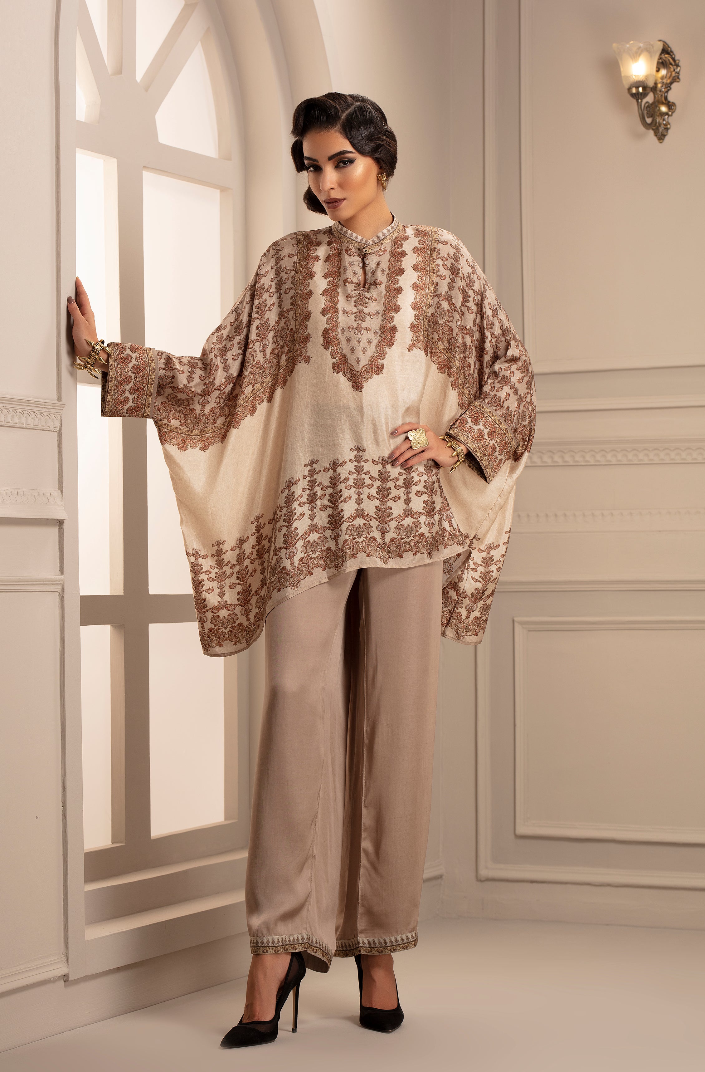 Banaras : Chanel (ivory)