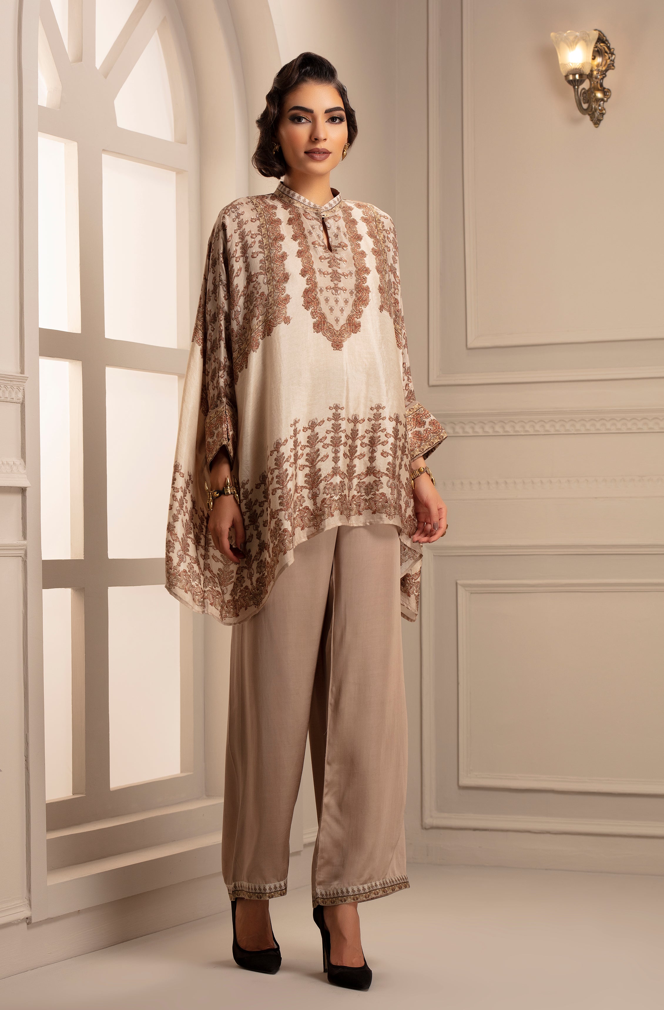 Banaras : Chanel (ivory)