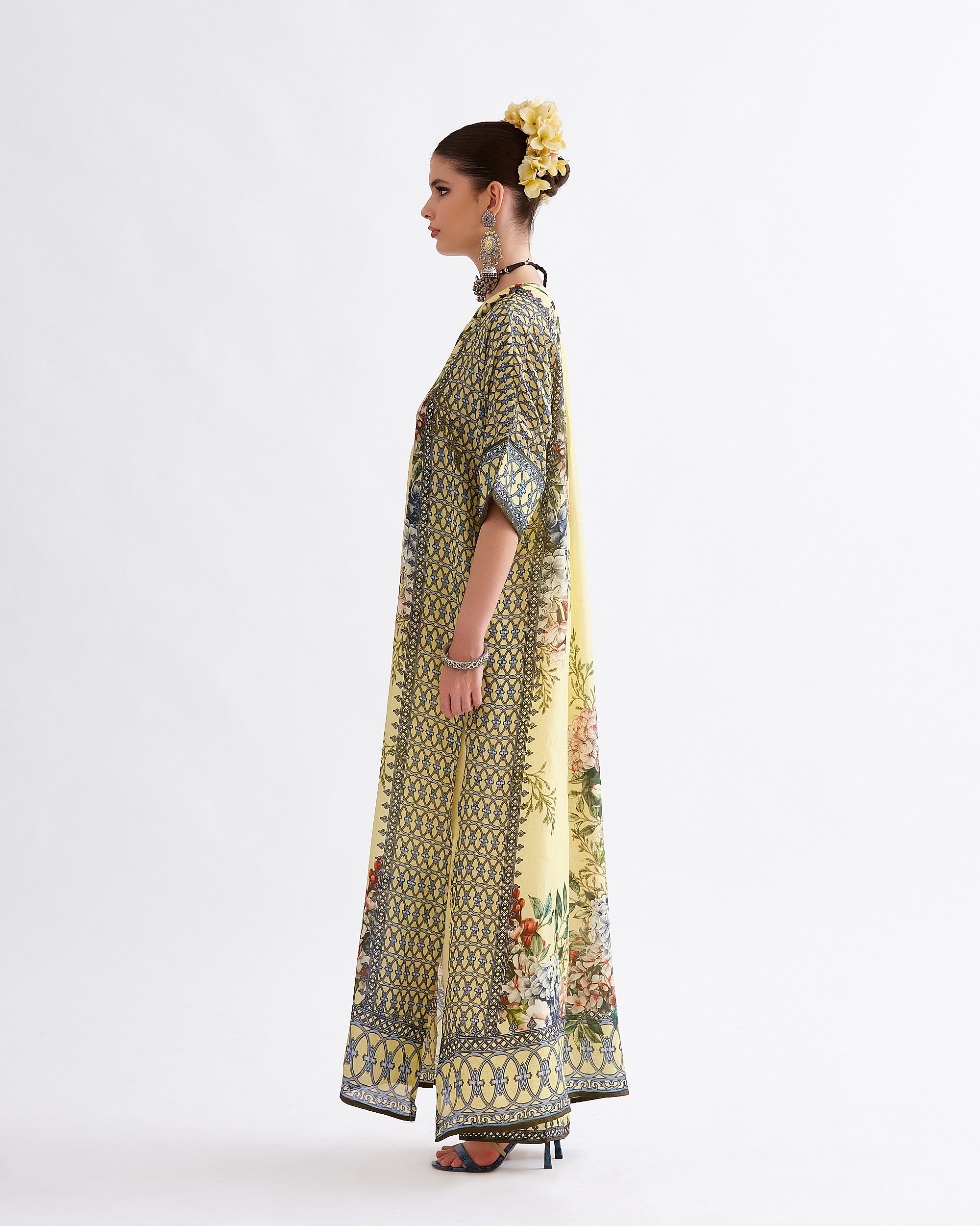 A Notting Hill Summer : Banera - Buttercup