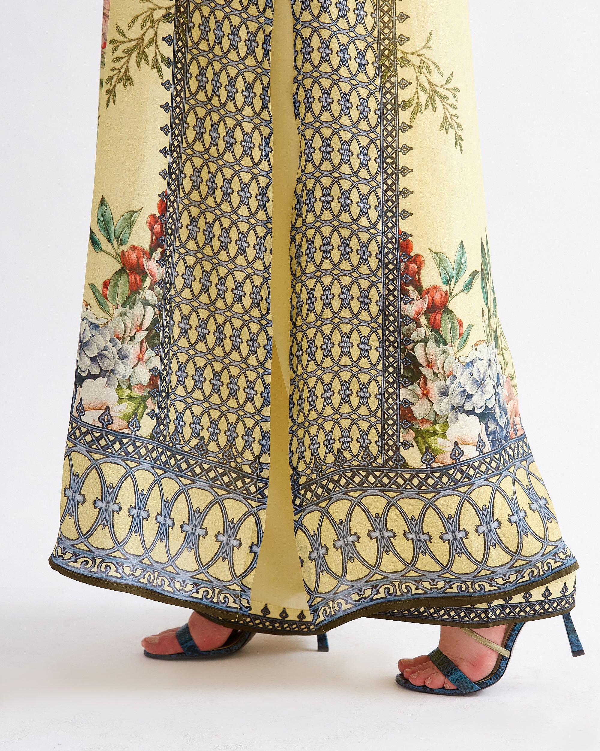 A Notting Hill Summer : Banera - Buttercup