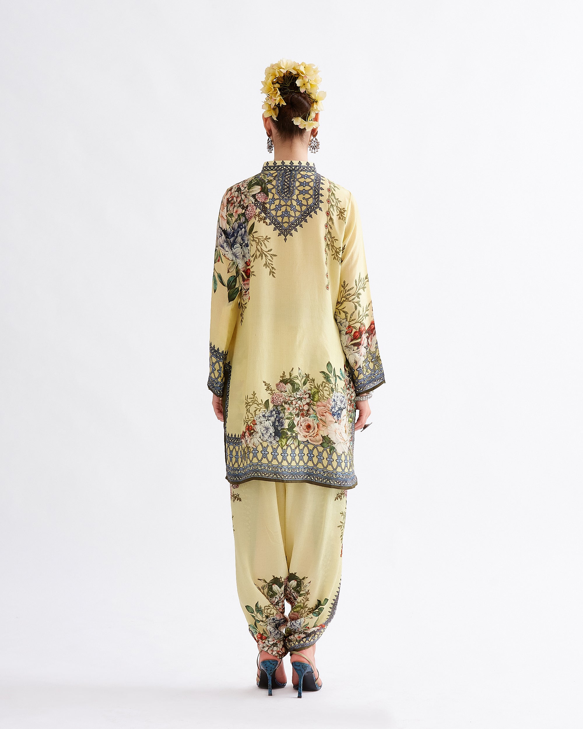 A Notting Hill Summer : Reza - Buttercup