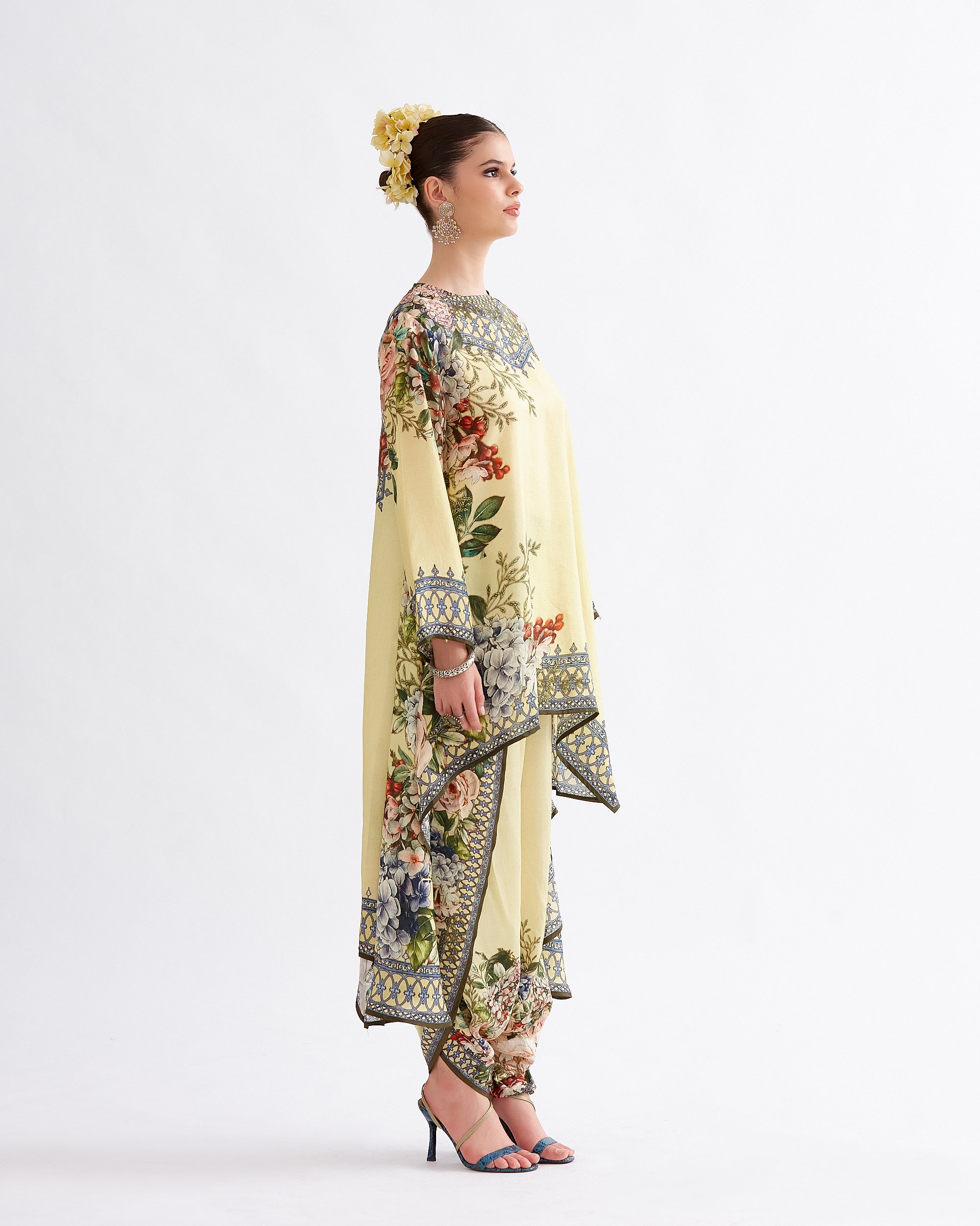 A Notting Hill Summer : Aafreen - Buttercup