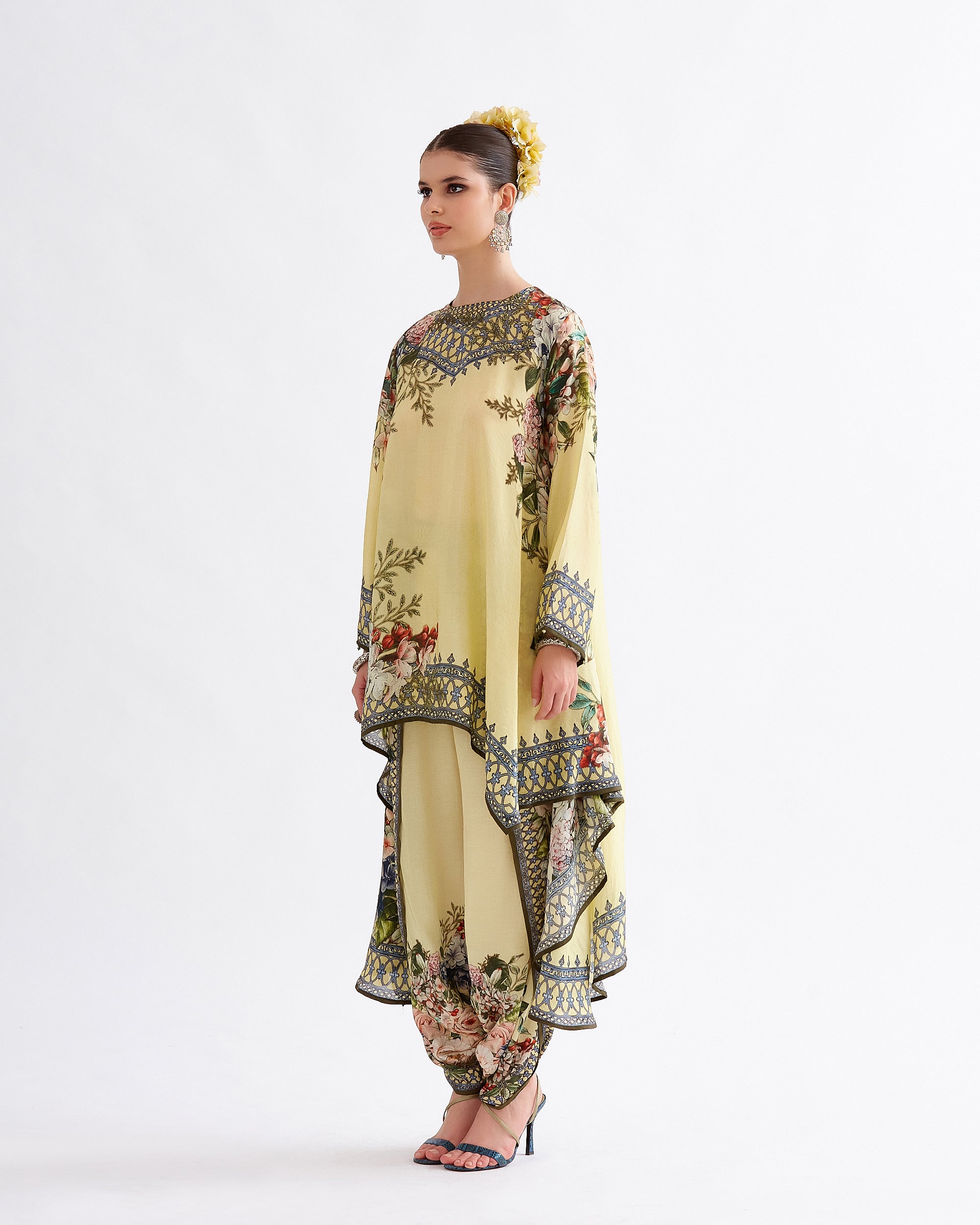 A Notting Hill Summer : Aafreen - Buttercup