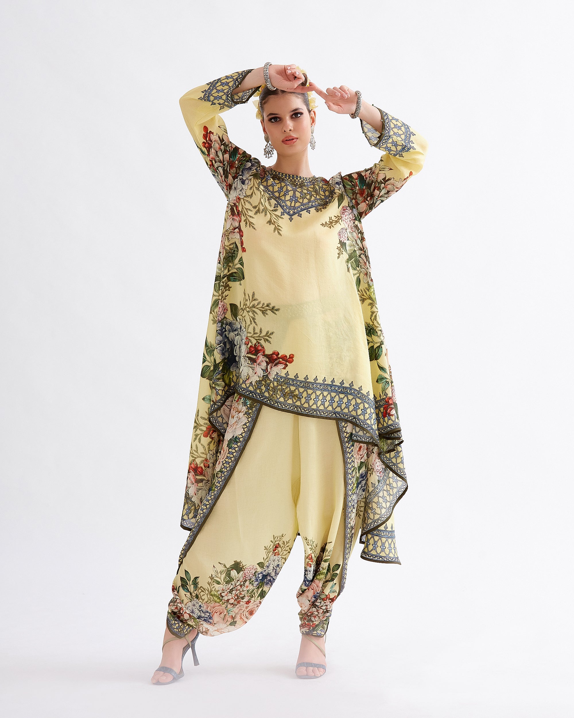 A Notting Hill Summer : Aafreen - Buttercup