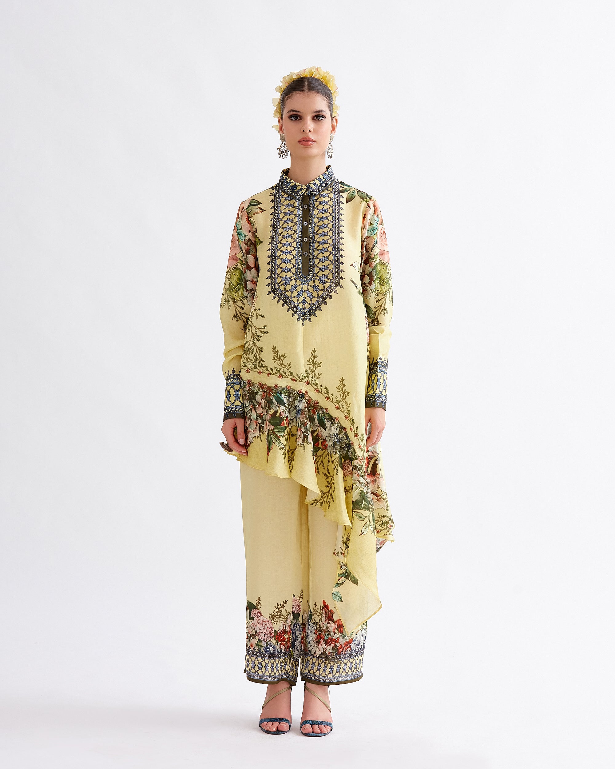 A Notting Hill Summer : Bijli - Butercup
