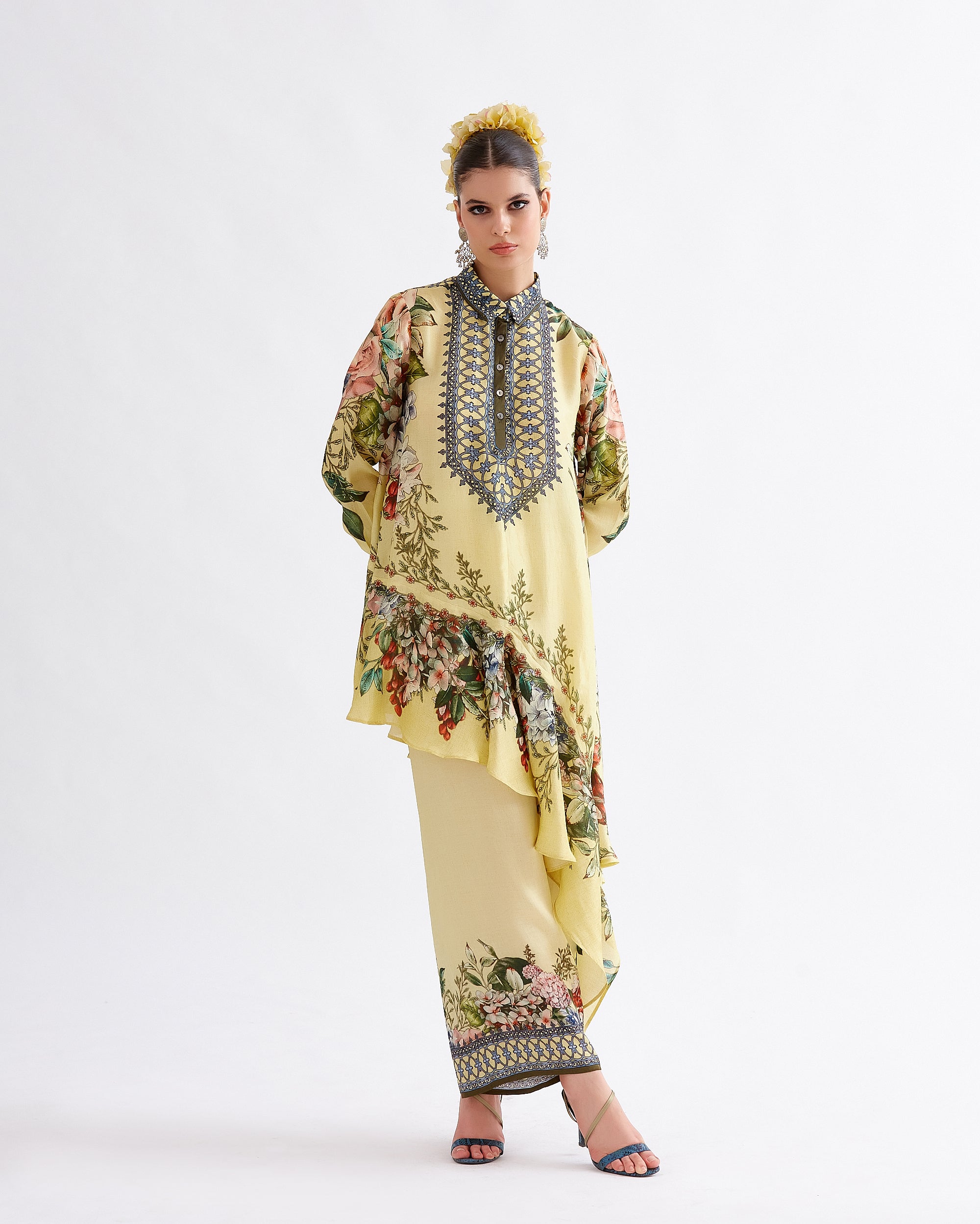 A Notting Hill Summer : Bijli - Butercup