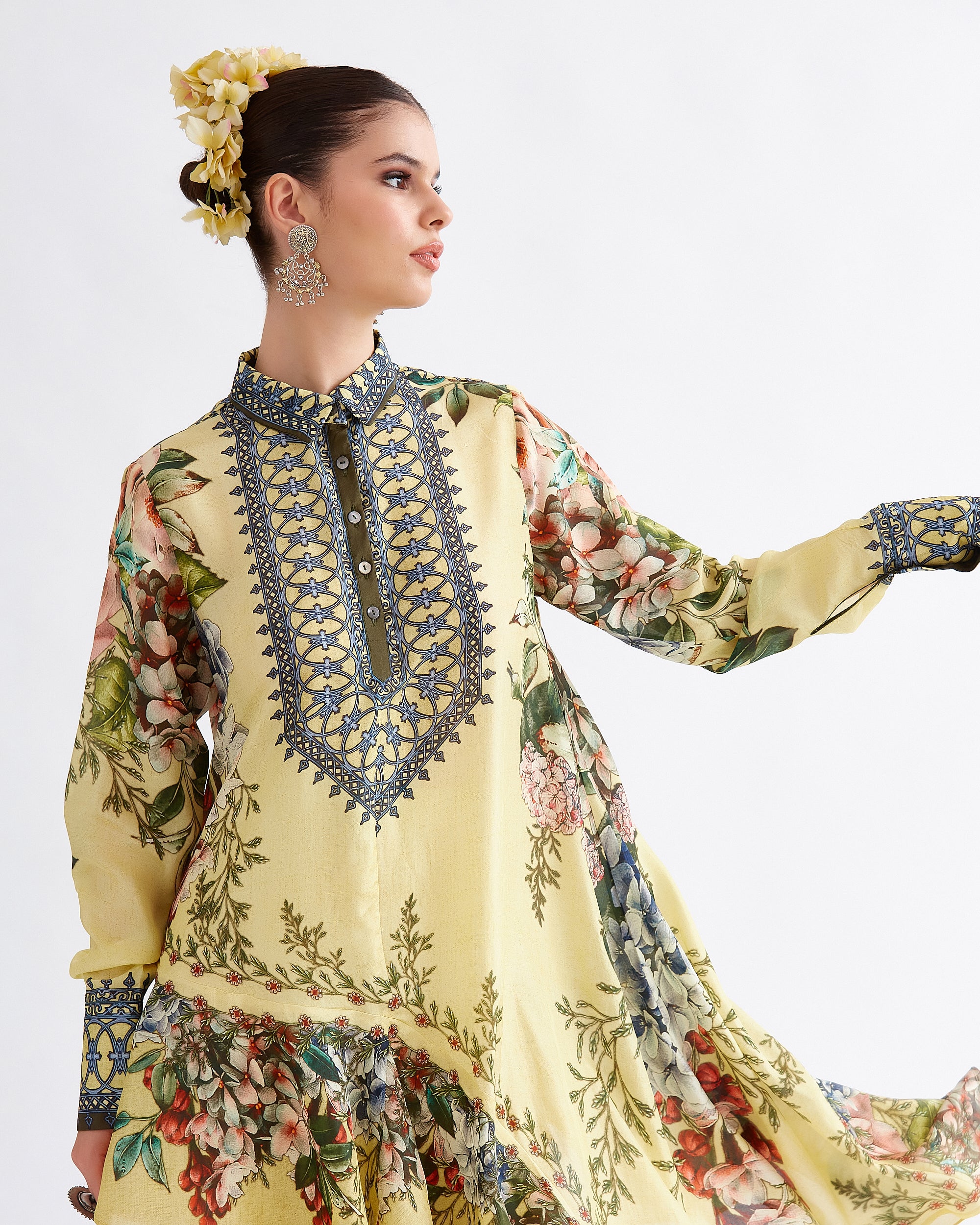 A Notting Hill Summer : Bijli - Butercup