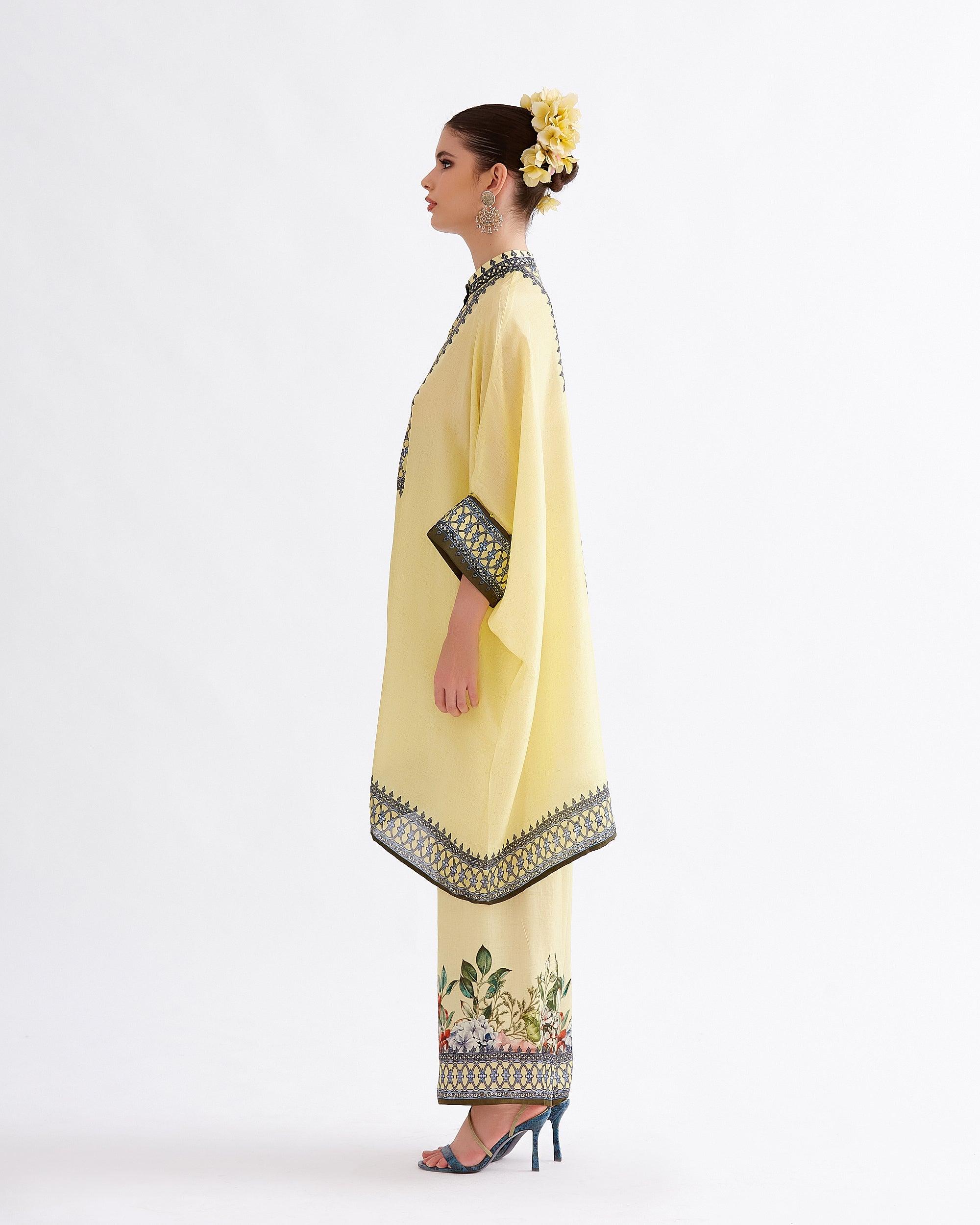 A Notting Hill Summer : Chanel 36" - Buttercup