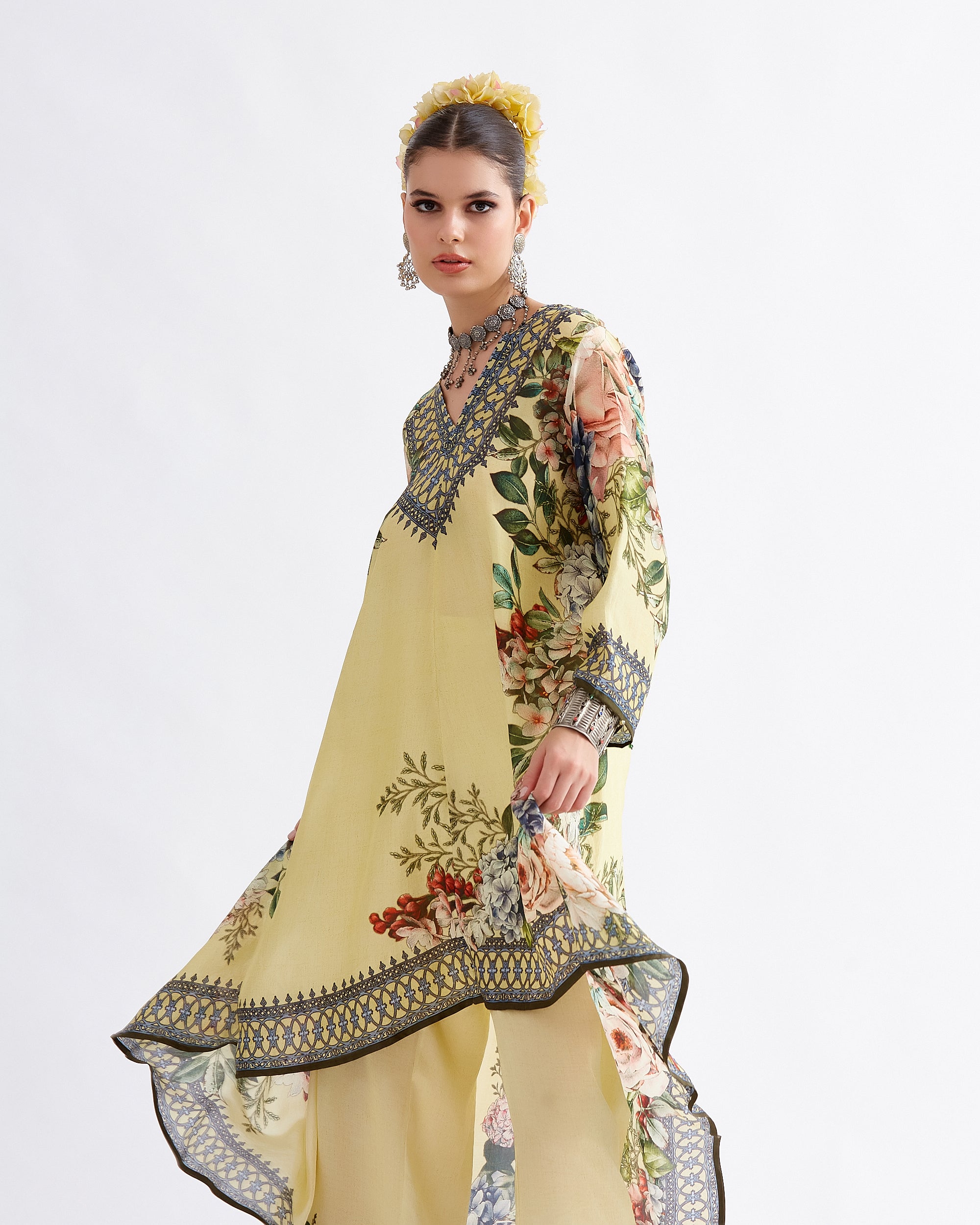 A Notting Hill Summer : Aarvi - Buttercup