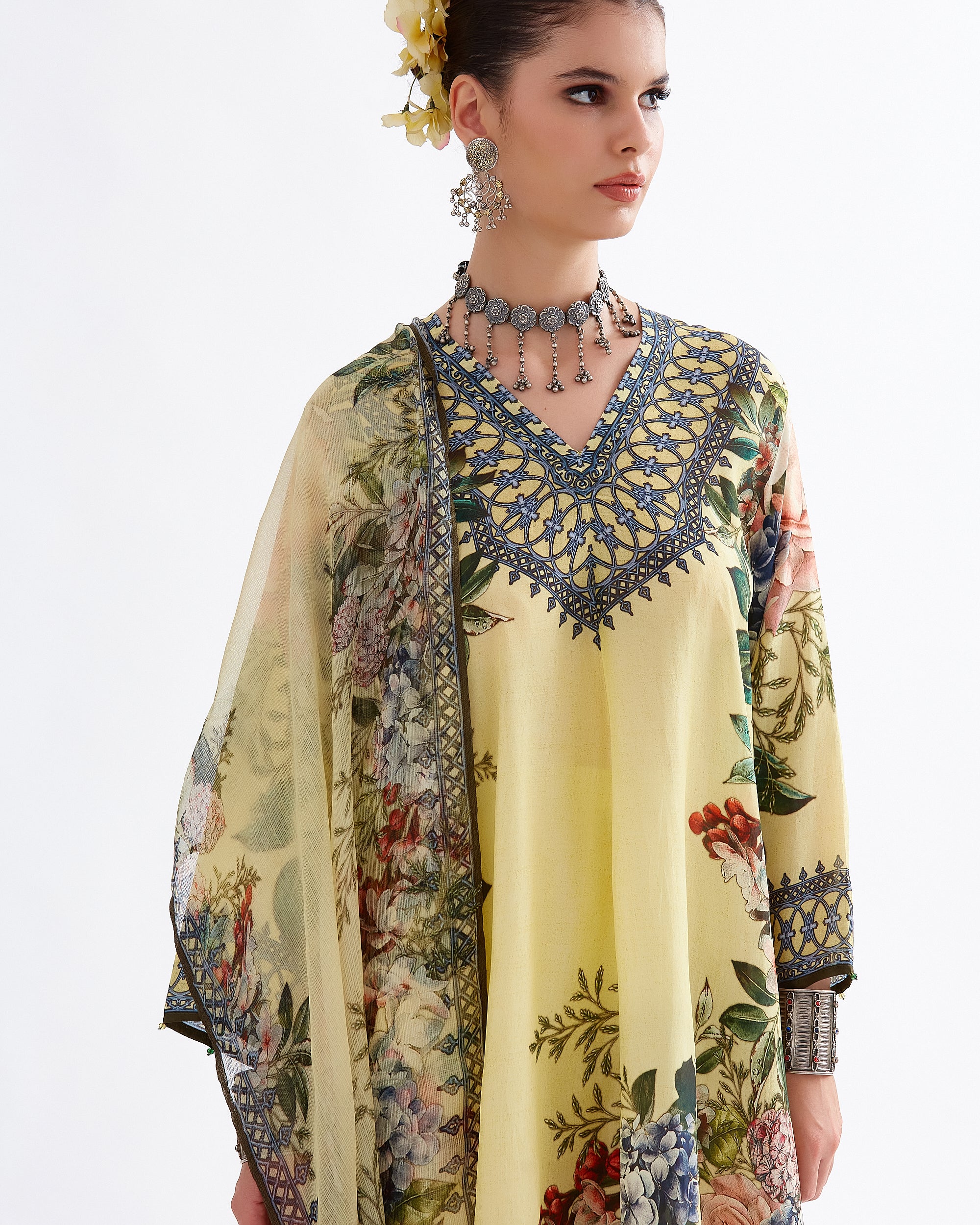 A Notting Hill Summer : Aarvi - Buttercup