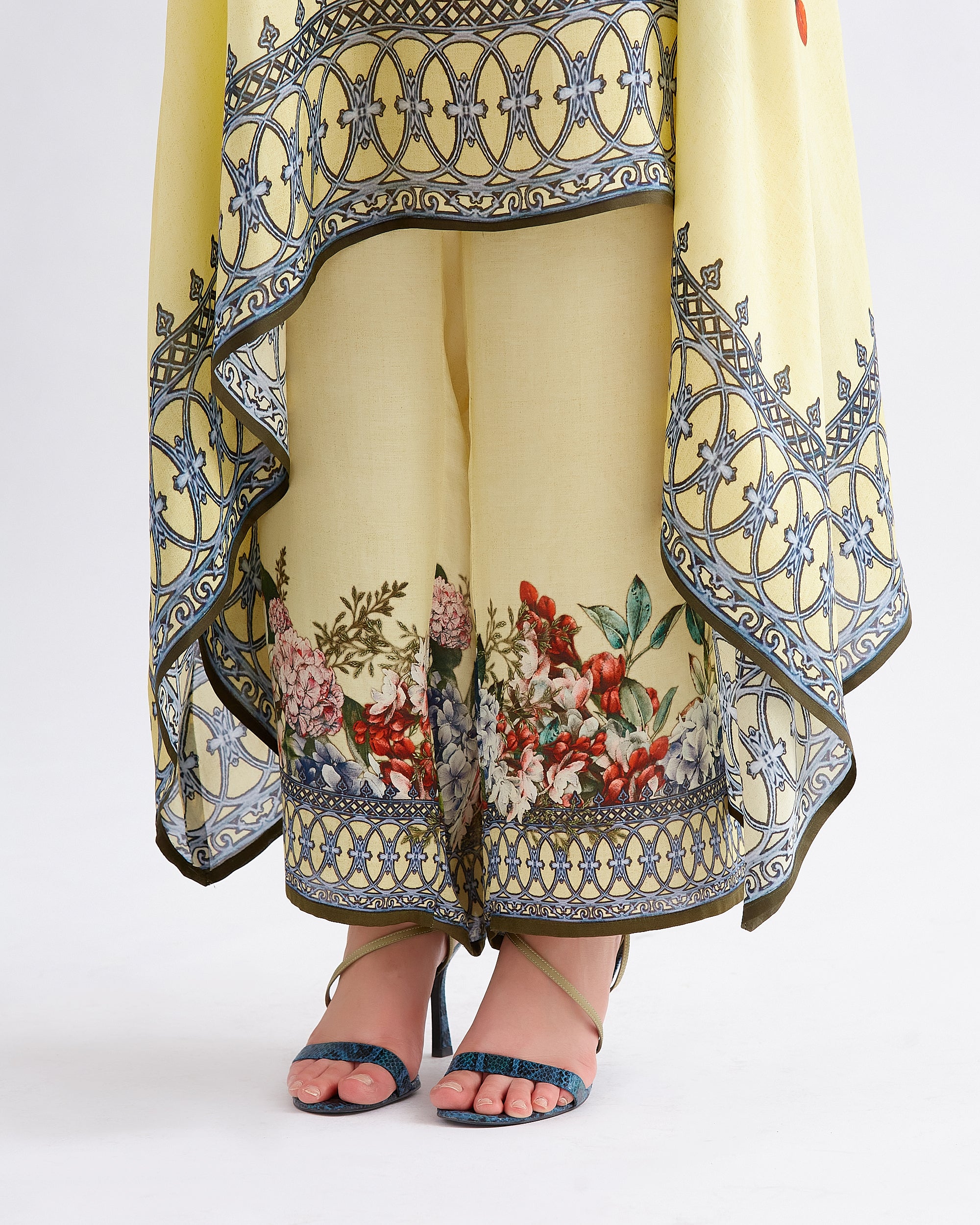 A Notting Hill Summer : Lavanya - Buttercup