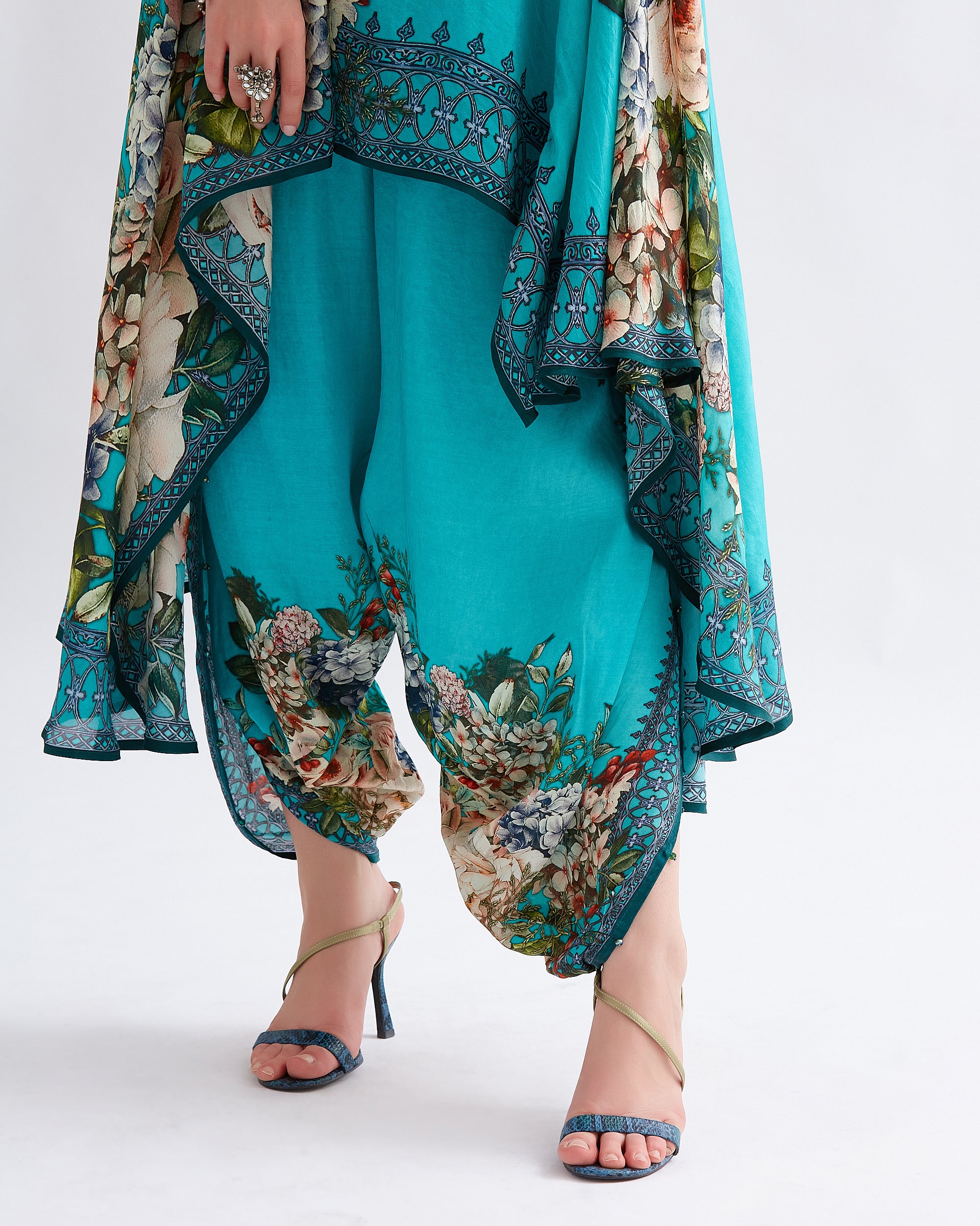 A Notting Hill Summer : Aafreen - Jade
