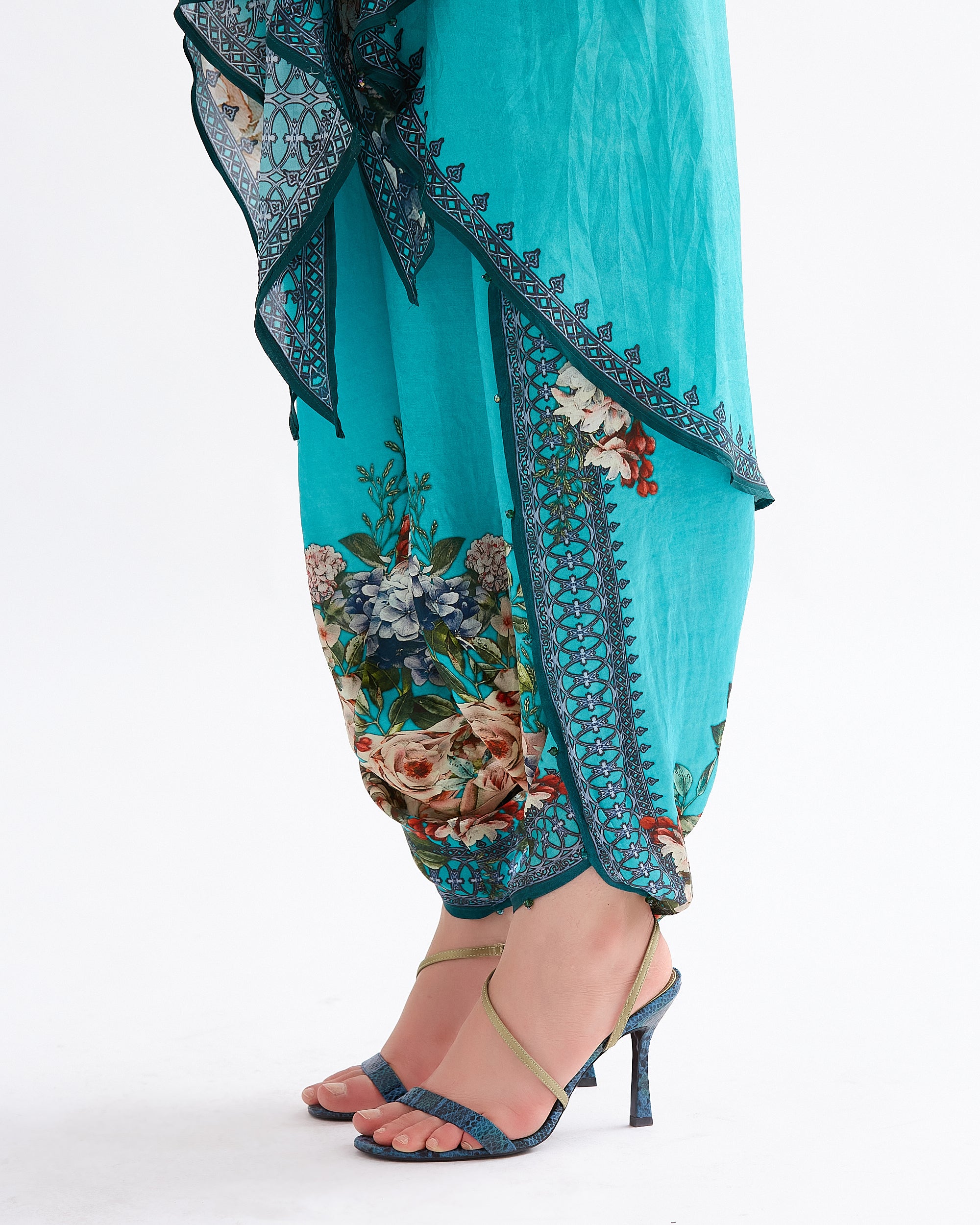 A Notting Hill Summer : Inayat - Jade