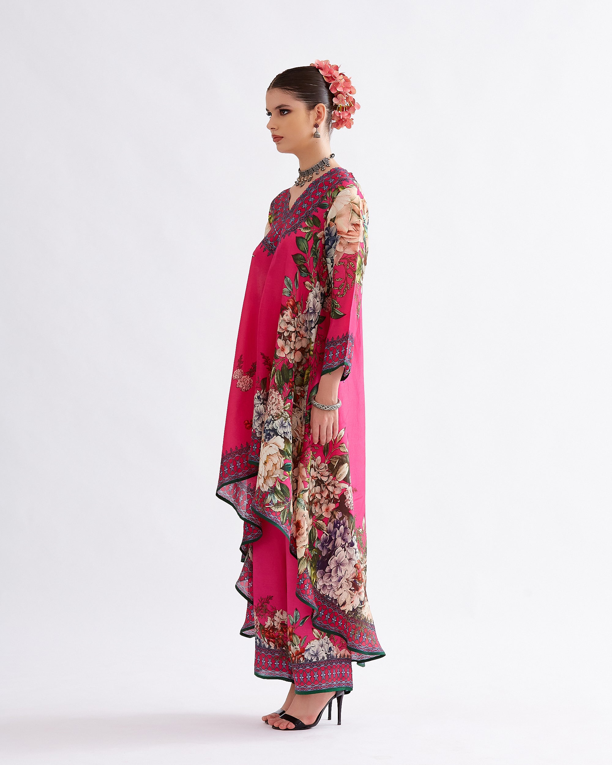 A Notting Hill Summer : Aarvi - Fuchsia