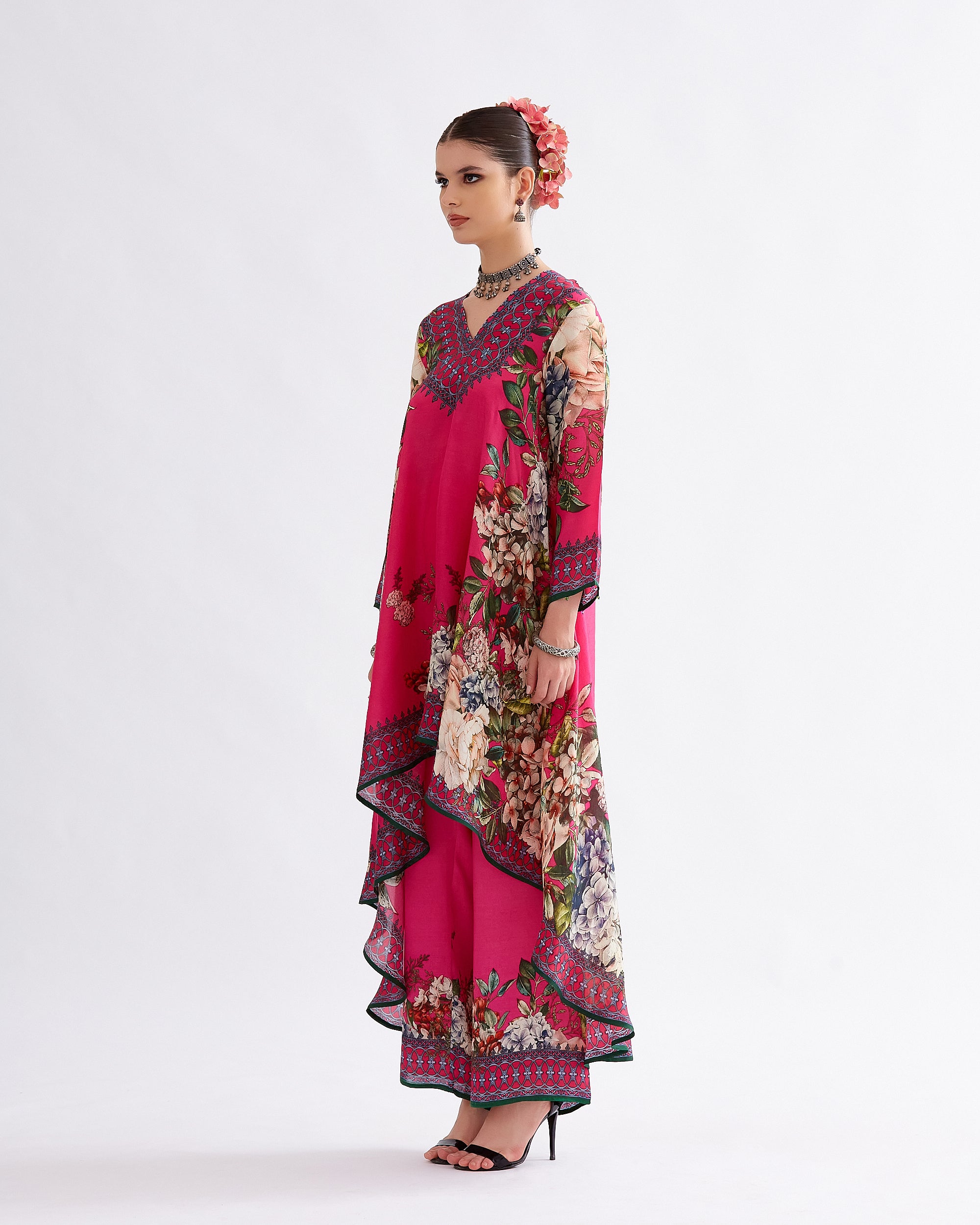 A Notting Hill Summer : Aarvi - Fuchsia