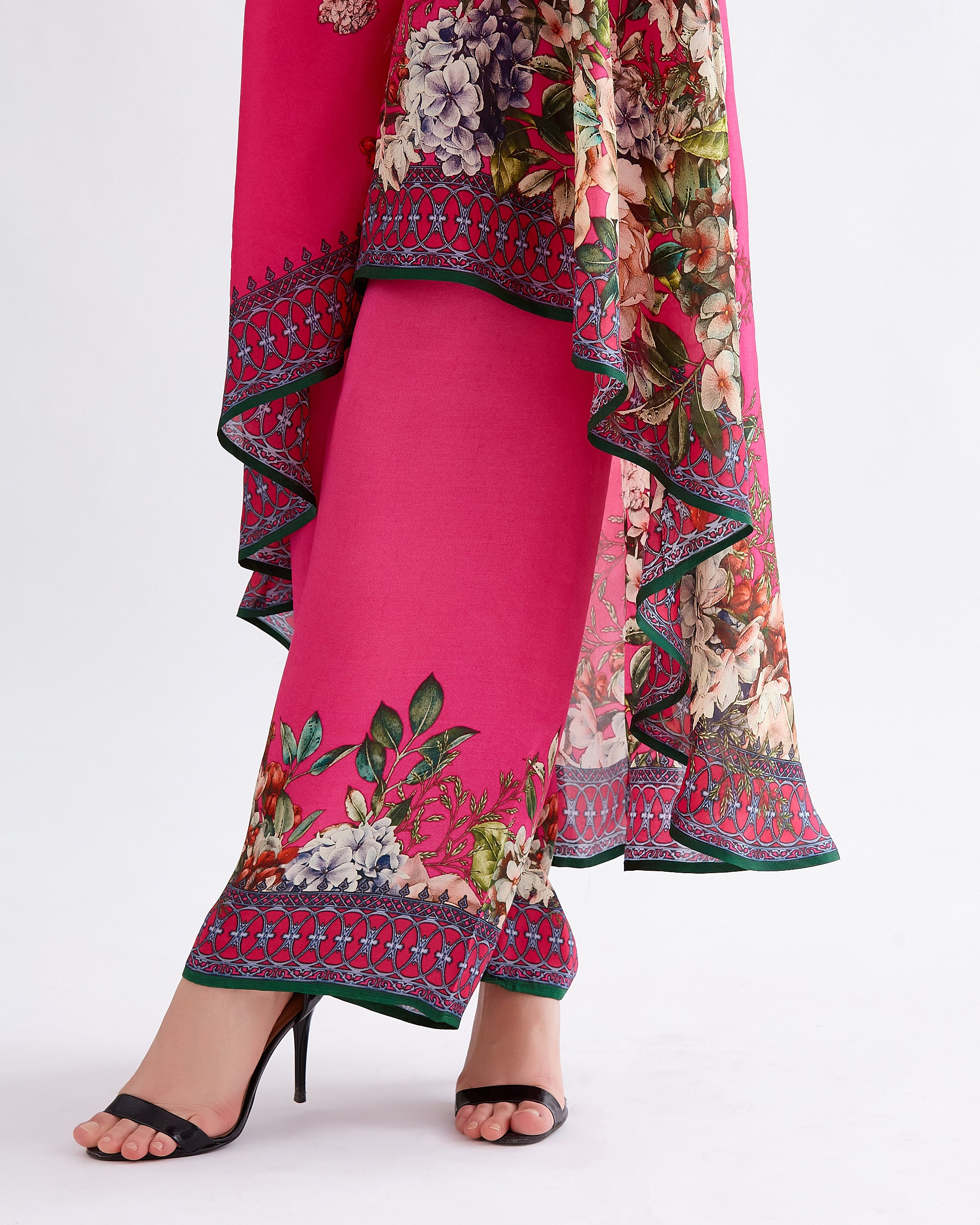 A Notting Hill Summer : Aarvi - Fuchsia