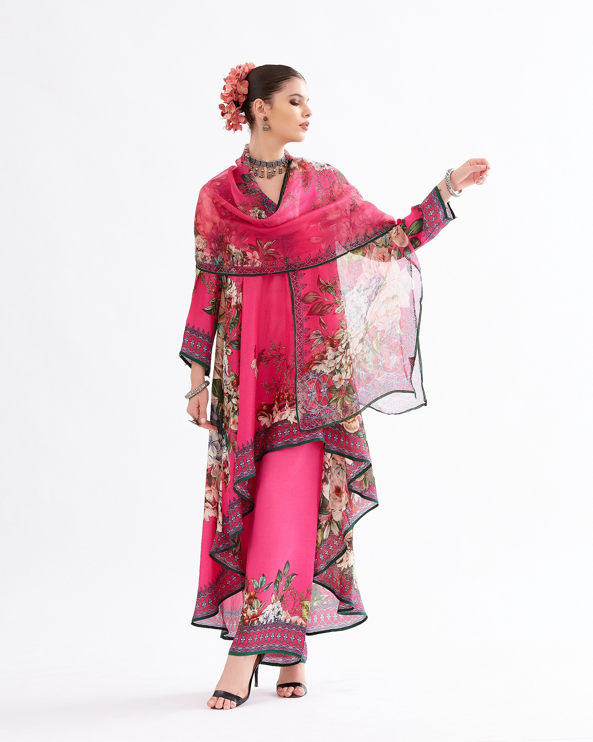 A Notting Hill Summer : Aarvi - Fuchsia