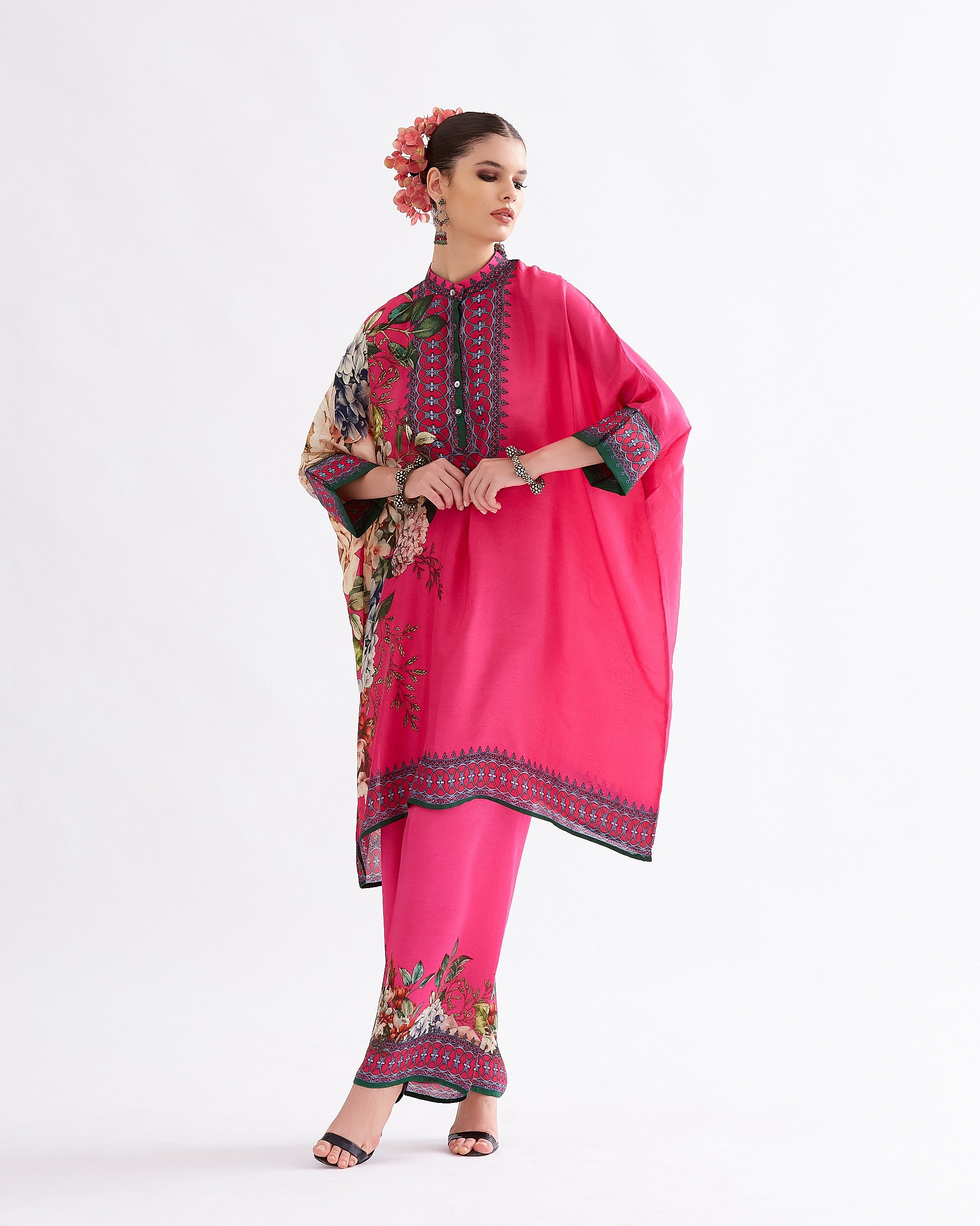 A Notting Hill Summer : Chanel 36" - Fuchsia