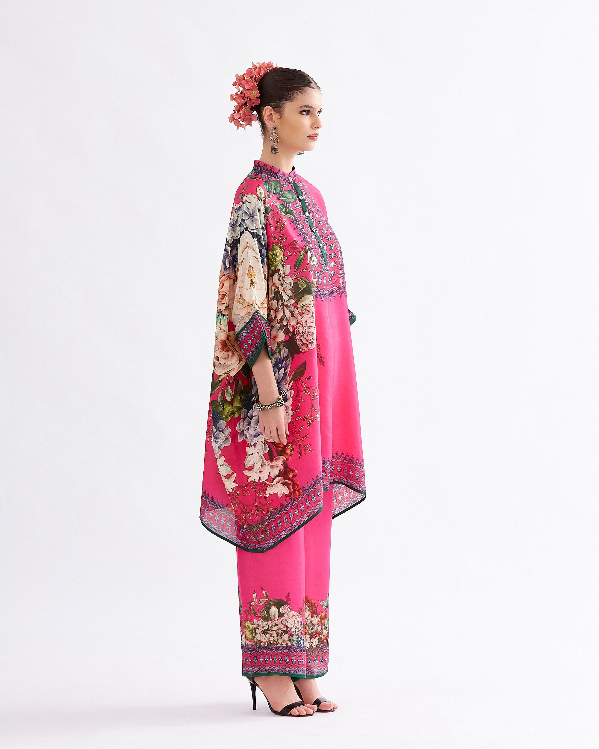 A Notting Hill Summer : Chanel 36" - Fuchsia