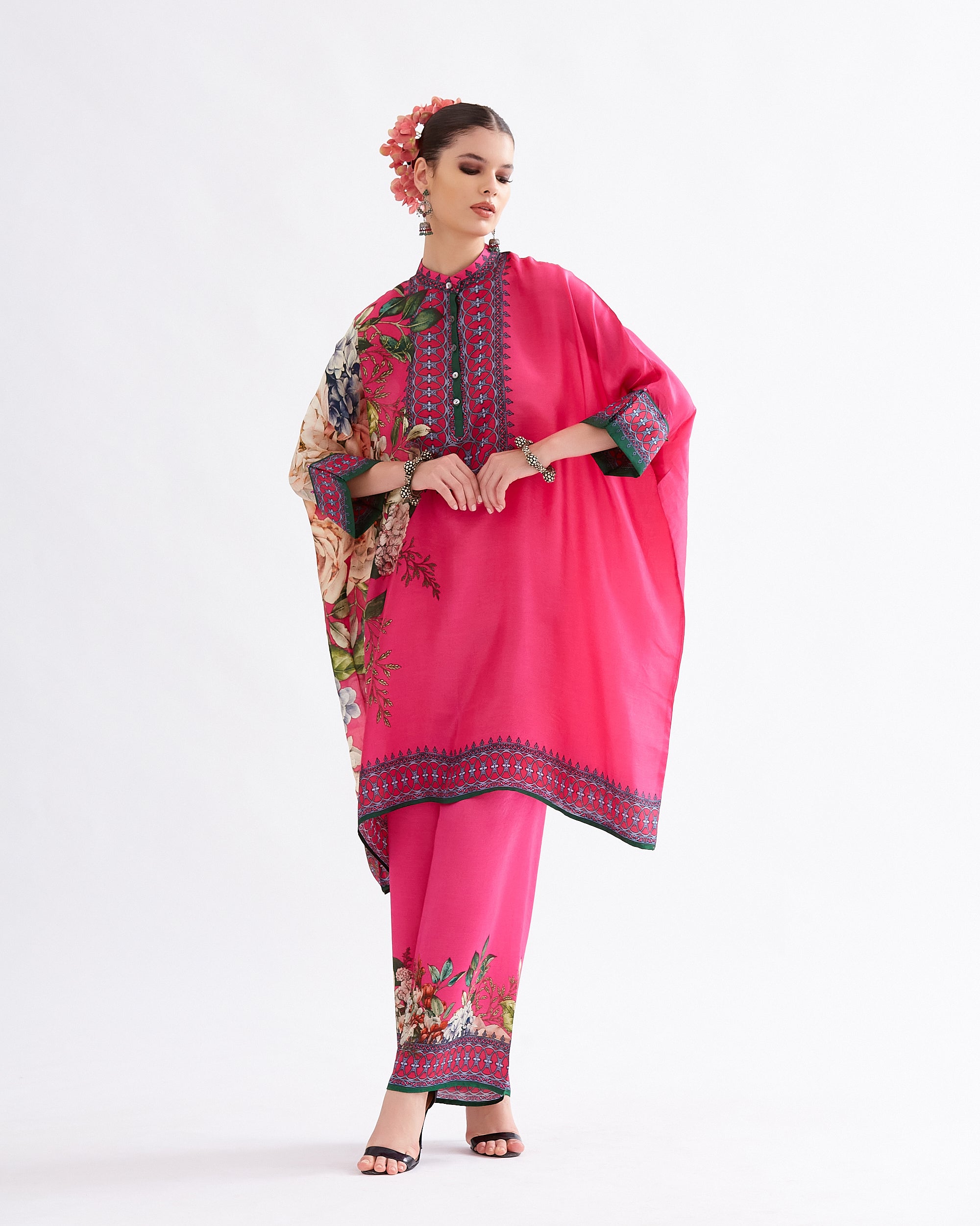 A Notting Hill Summer : Chanel 36" - Fuchsia