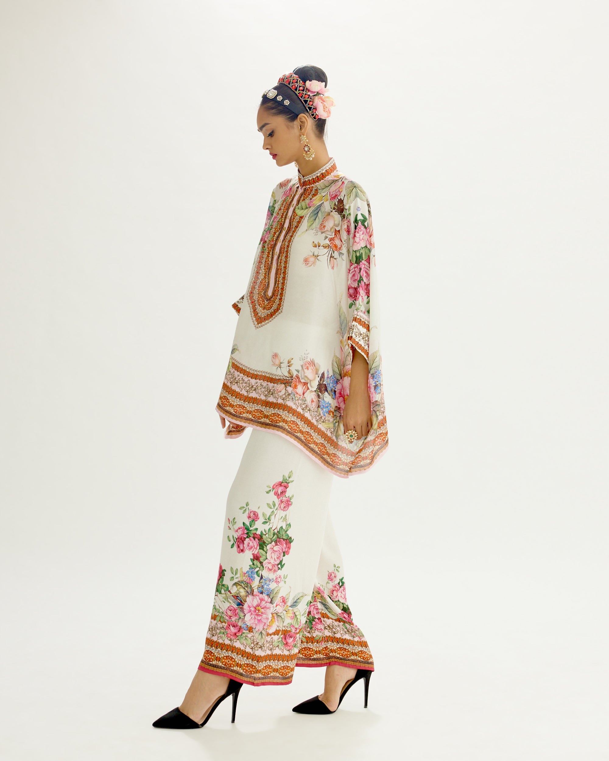 Pakeezah : Chanel - White