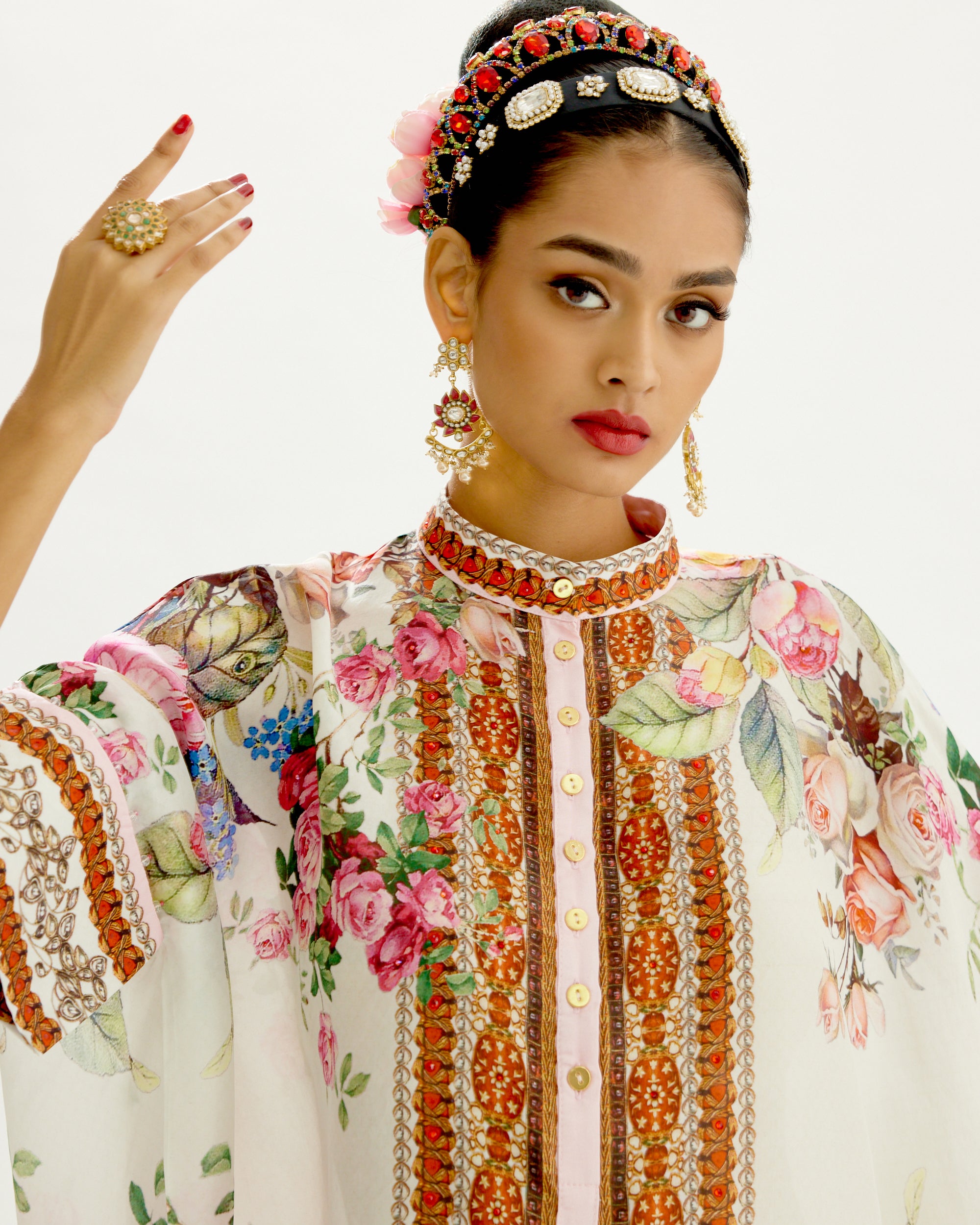Pakeezah : Chanel - White