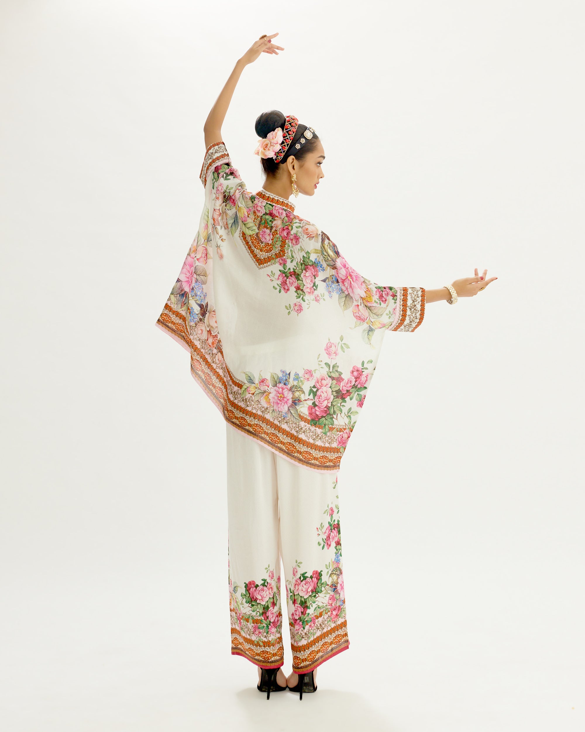 Pakeezah : Chanel - White