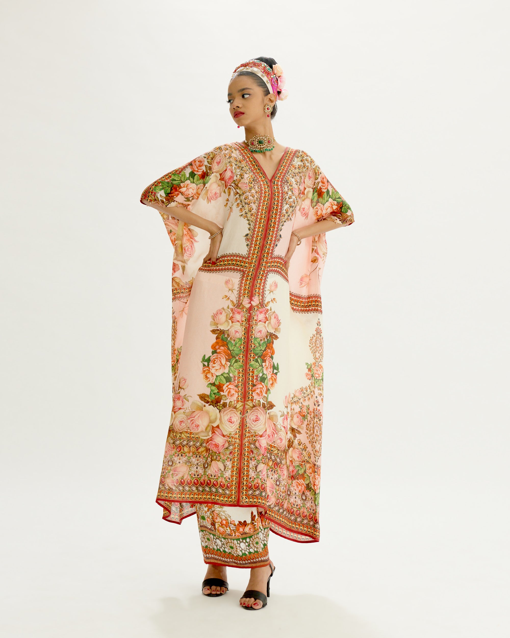 Pakeezah : Majida - White/Blush