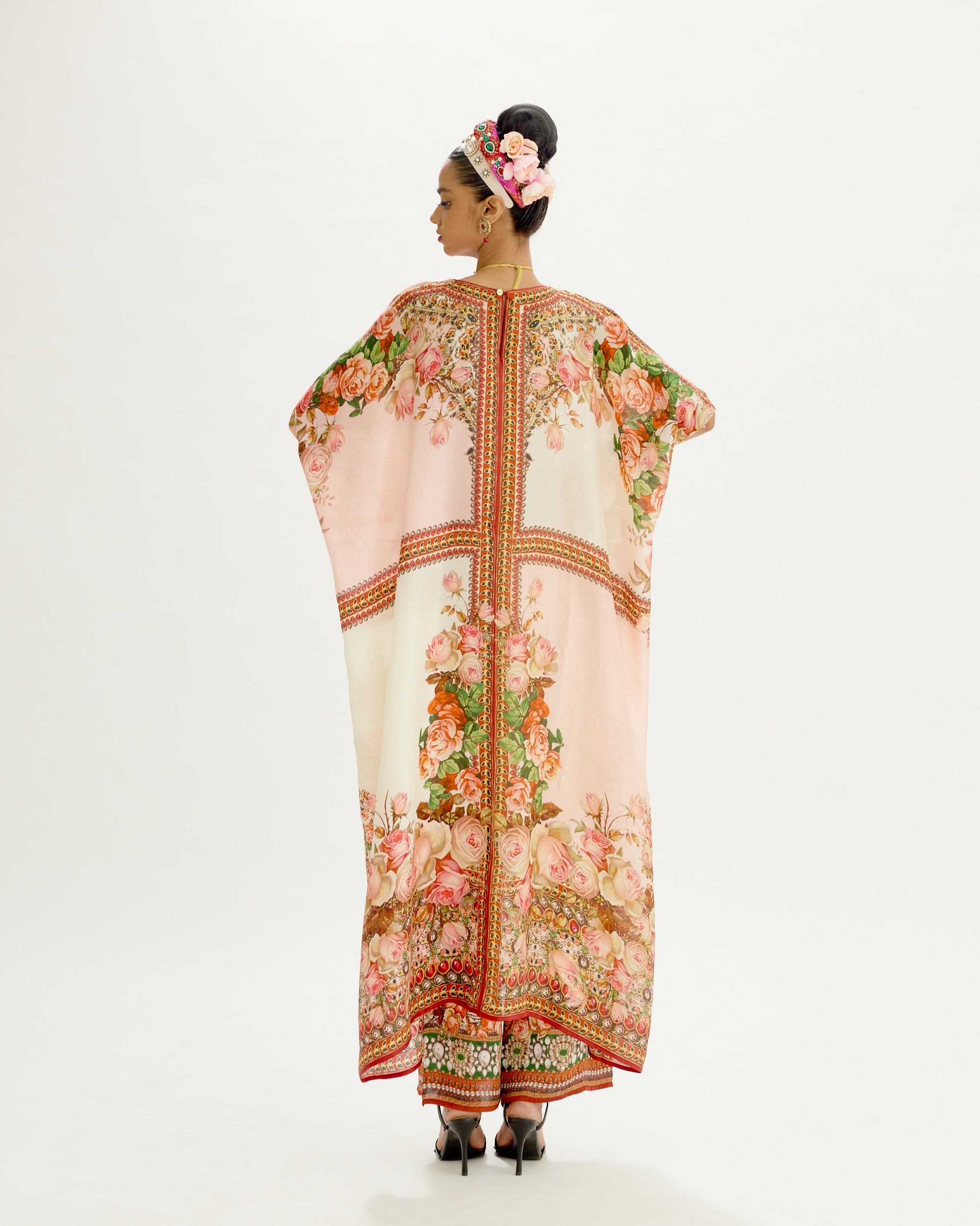 Pakeezah : Majida - White/Blush