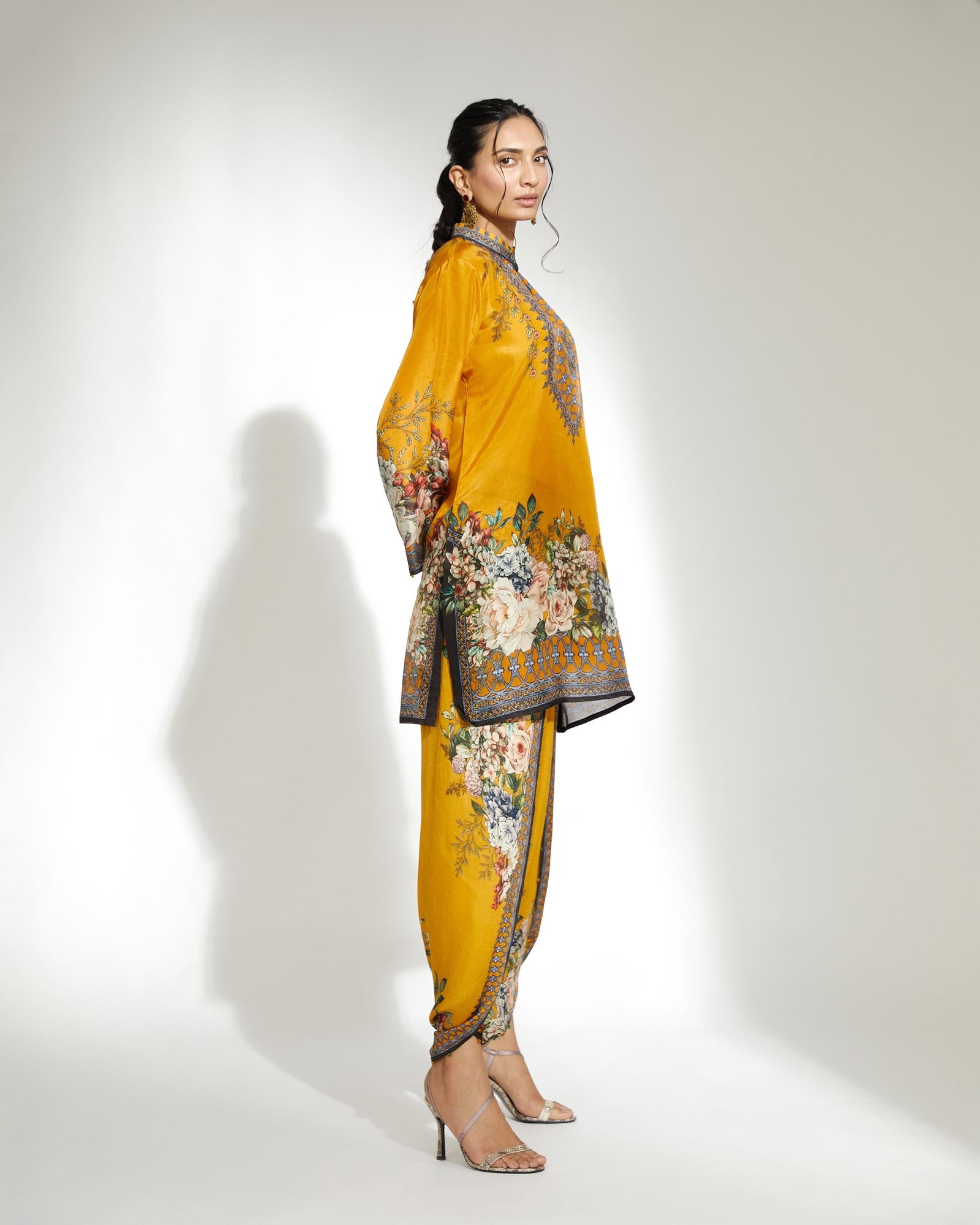 A Notting Hill Summer : Reza - Mustard