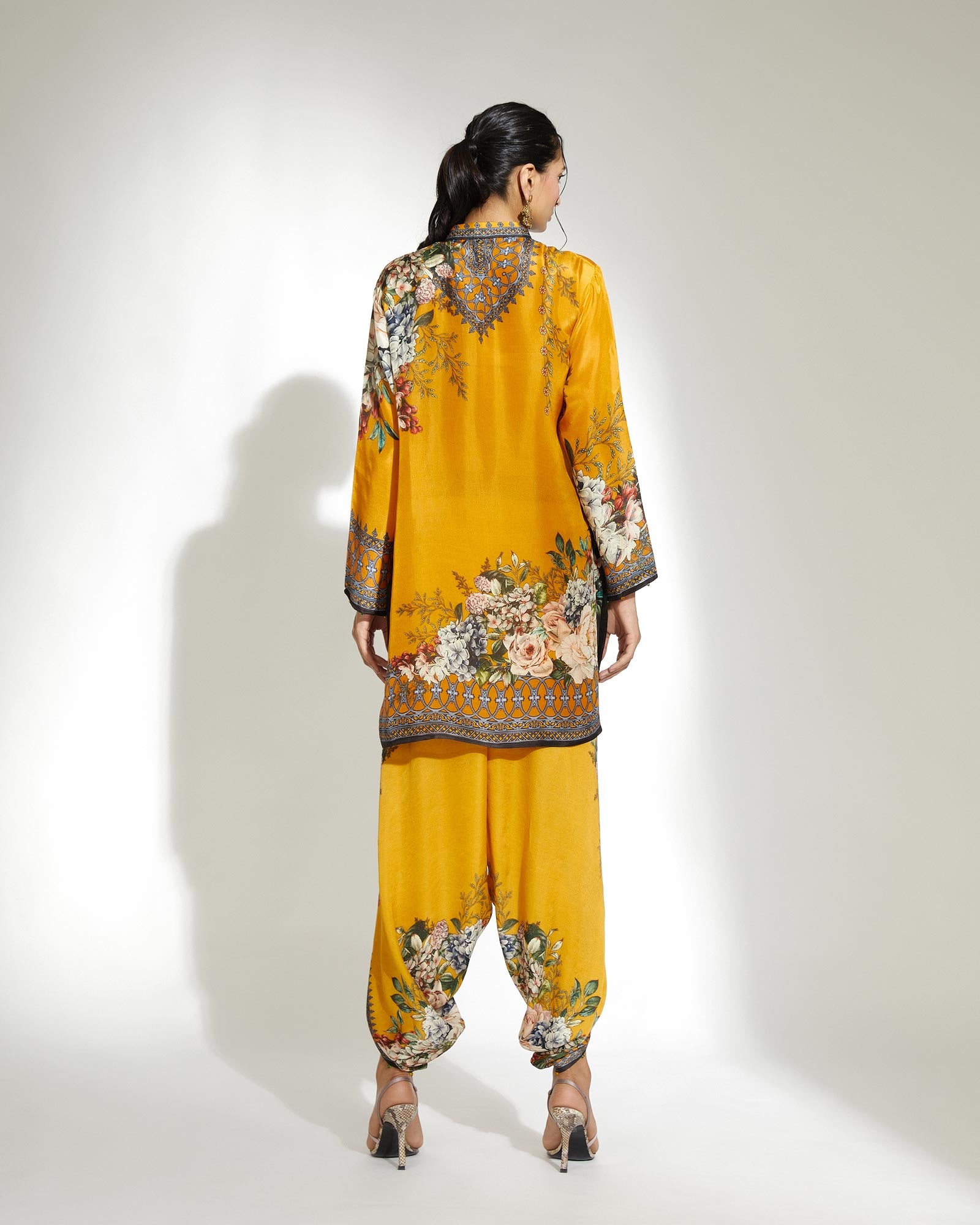 A Notting Hill Summer : Reza - Mustard