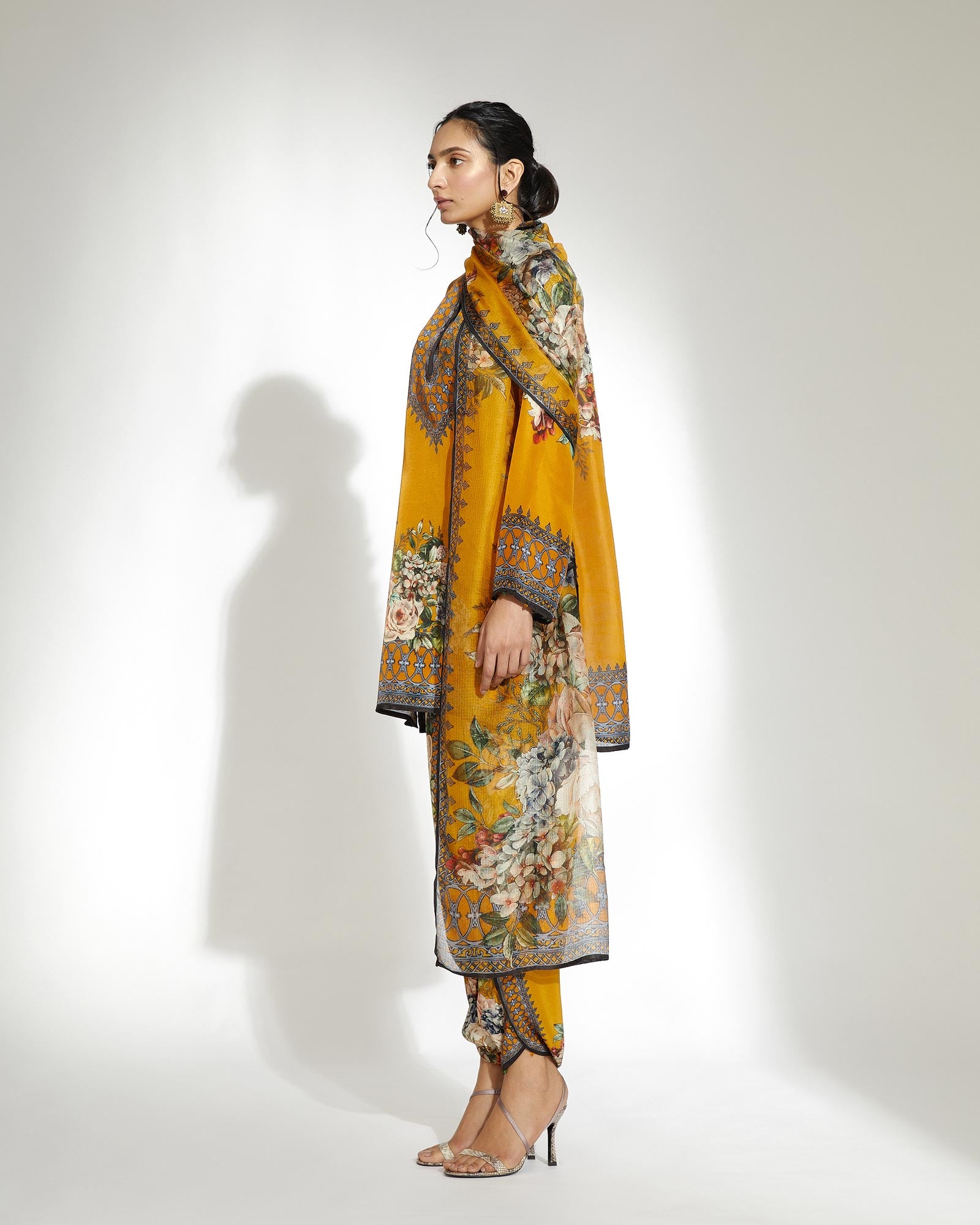 A Notting Hill Summer : Reza - Mustard