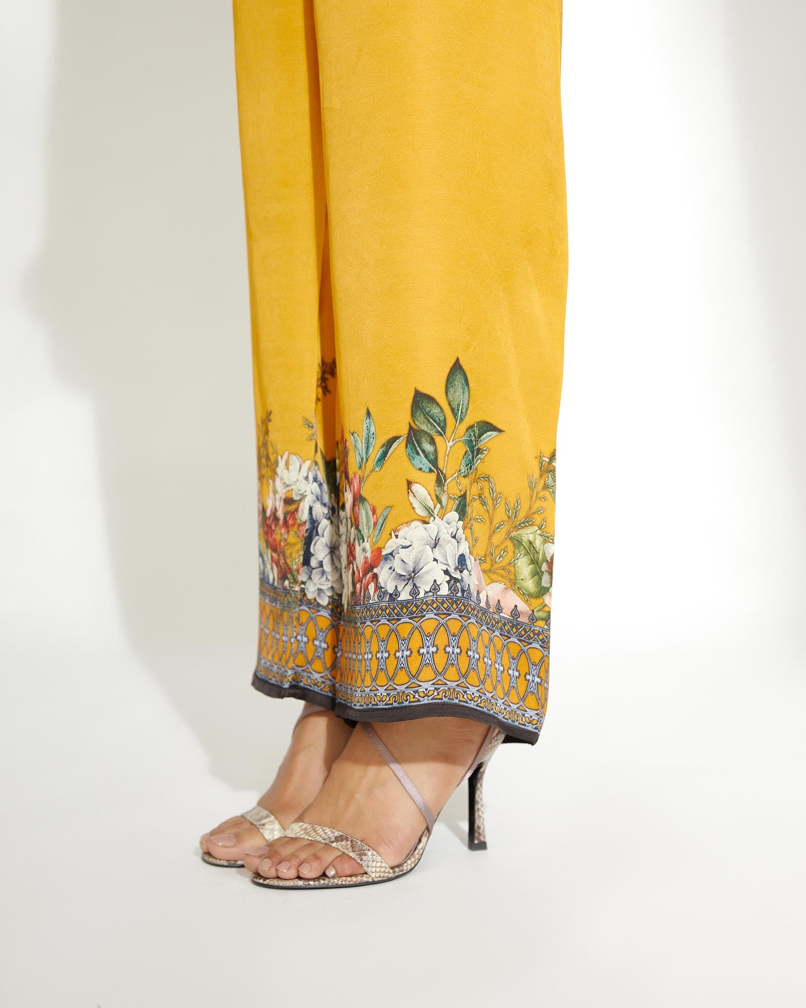 A Notting Hill Summer : Ramona - Mustard