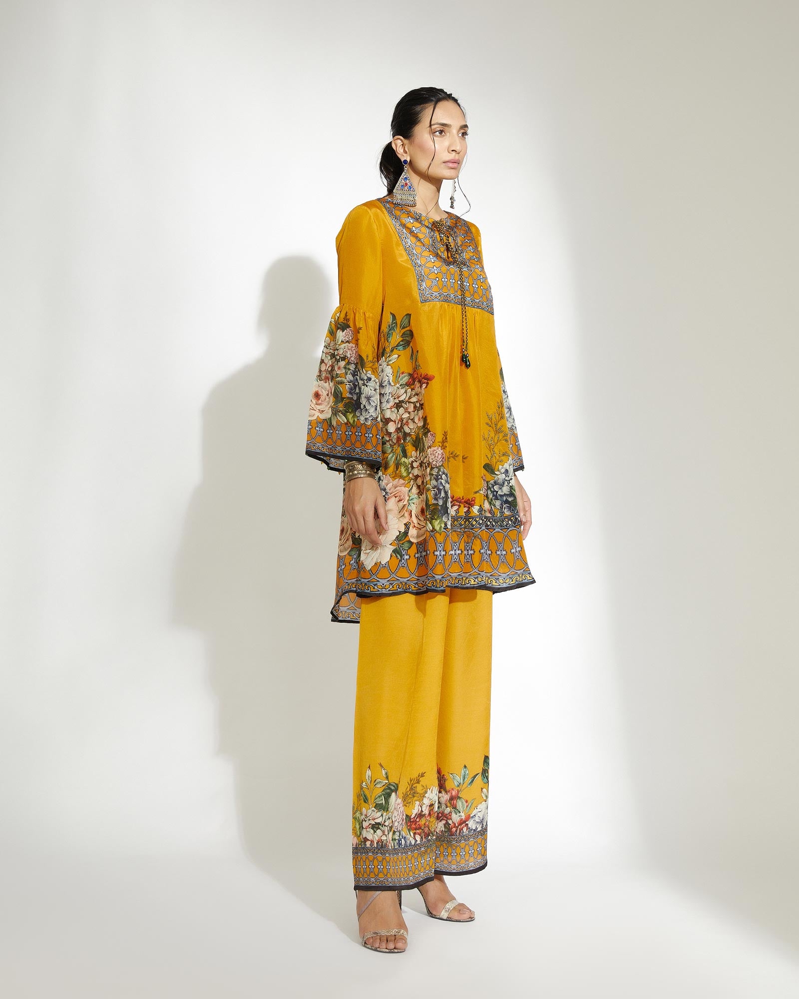 A Notting Hill Summer : Pankti - Mustard