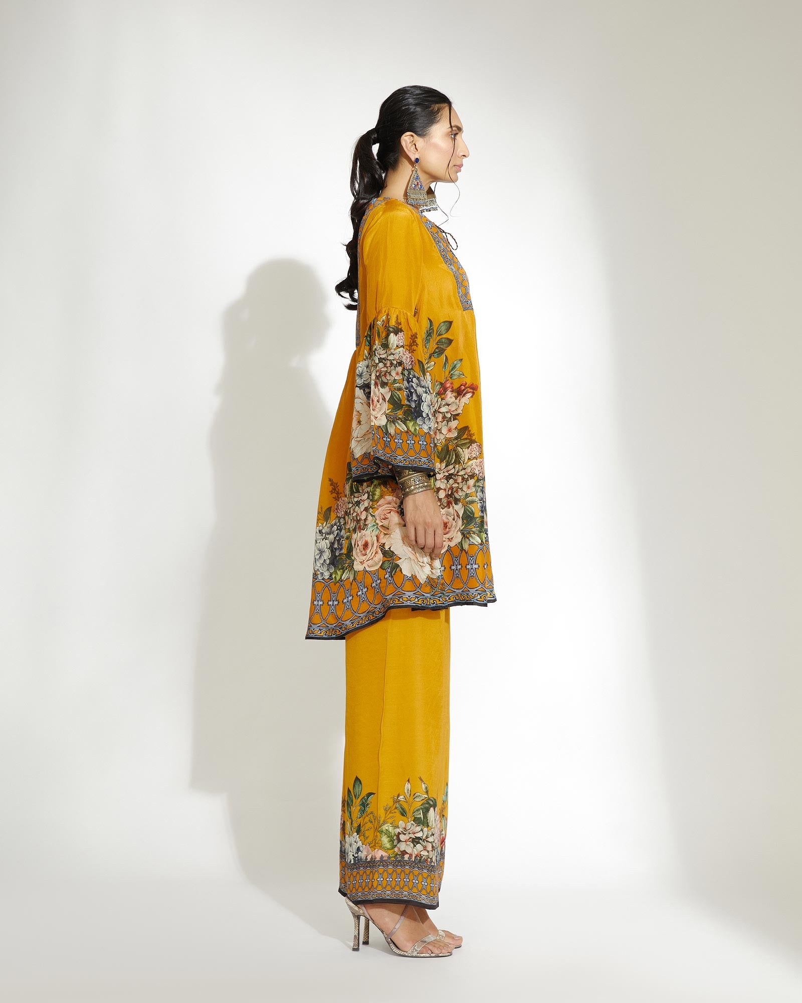 A Notting Hill Summer : Pankti - Mustard
