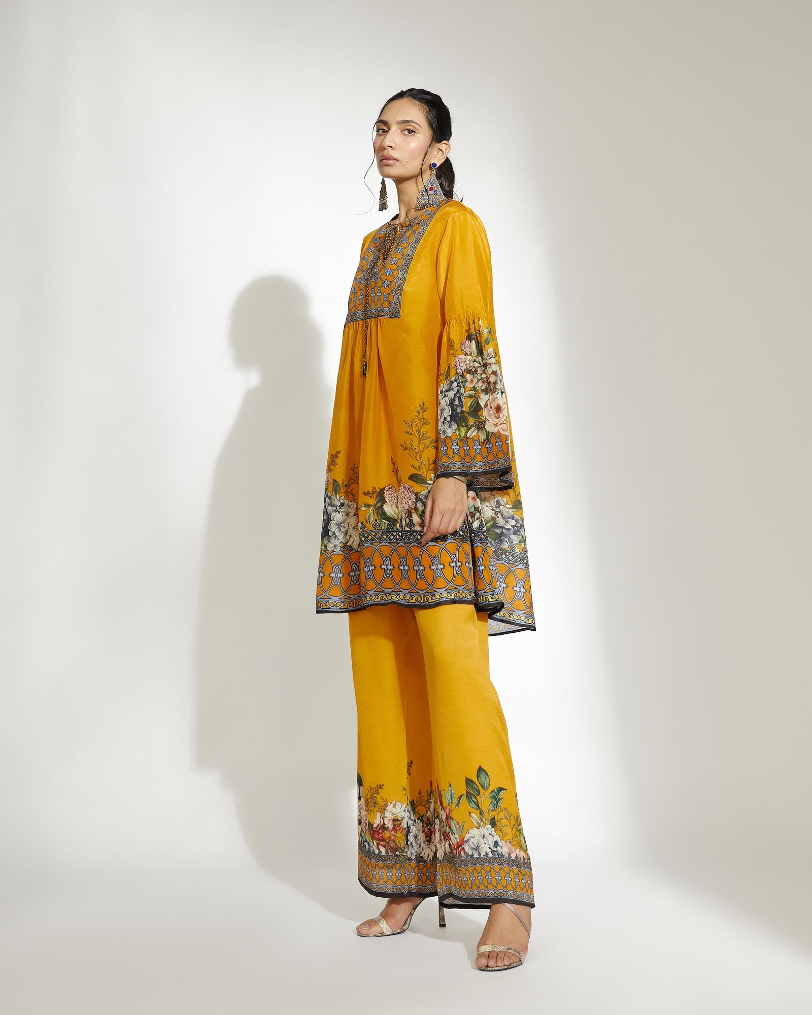 A Notting Hill Summer : Pankti - Mustard