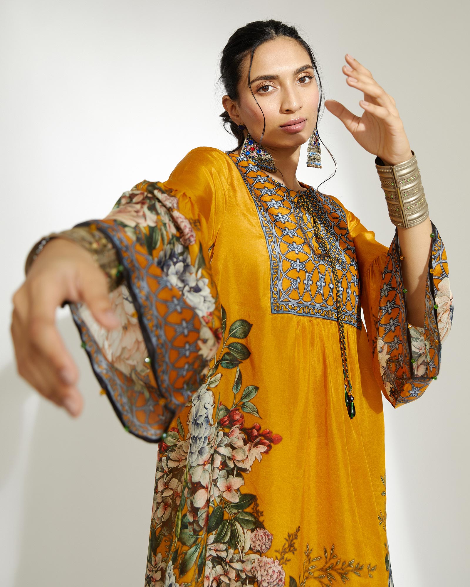 A Notting Hill Summer : Pankti - Mustard