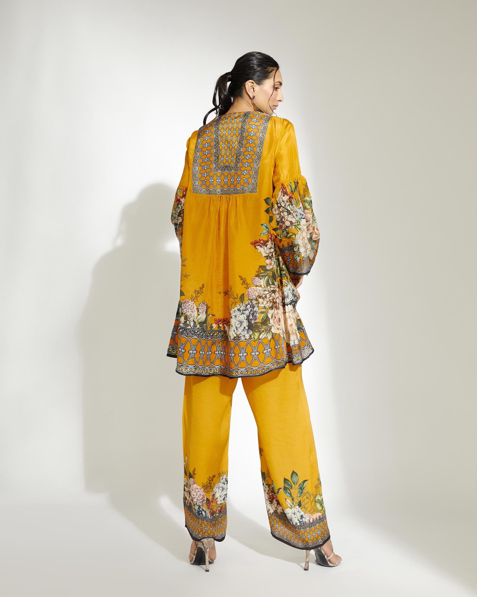 A Notting Hill Summer : Pankti - Mustard