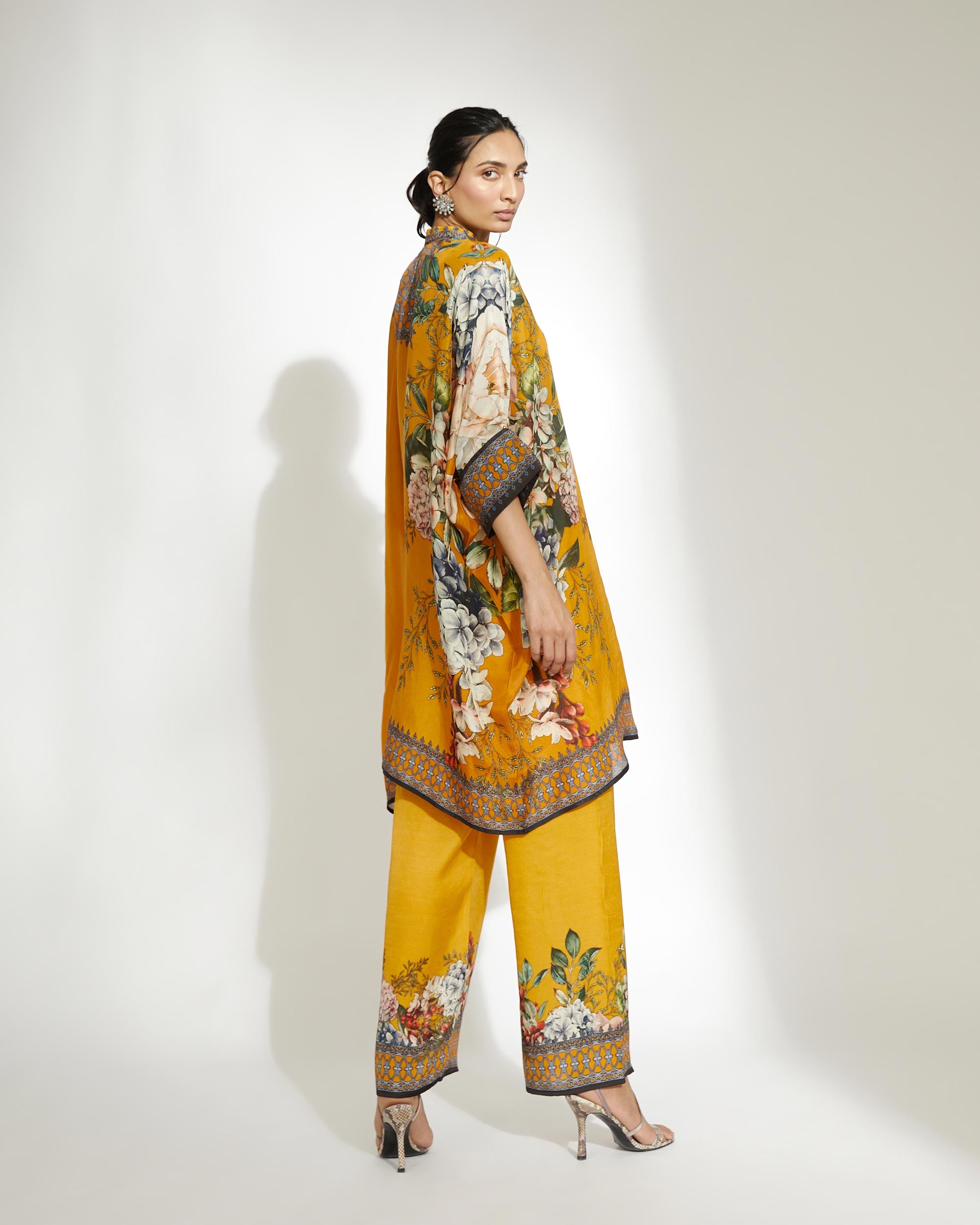 A Notting Hill Summer : Chanel 36" - Mustard