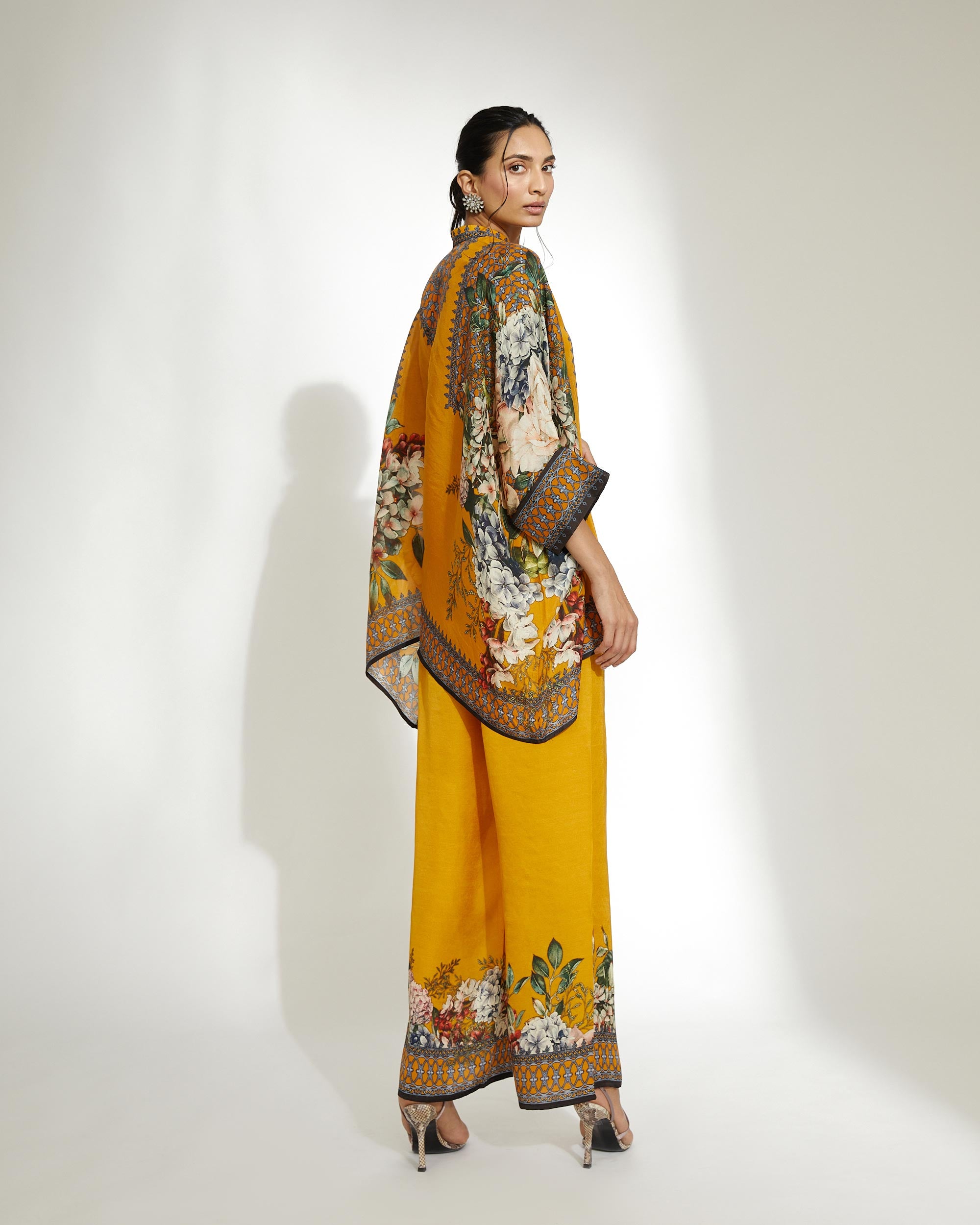 A Notting Hill Summer : Chanel - Mustard