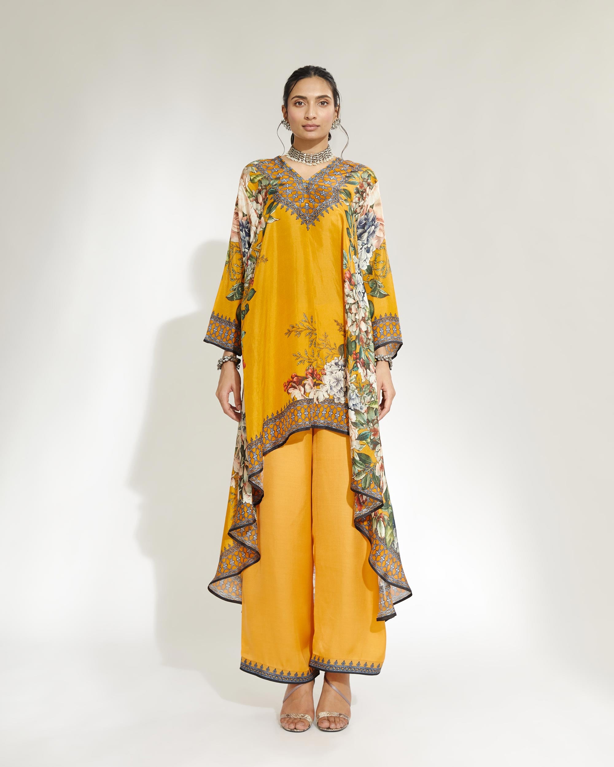 A Notting Hill Summer : Aarvi - Mustard