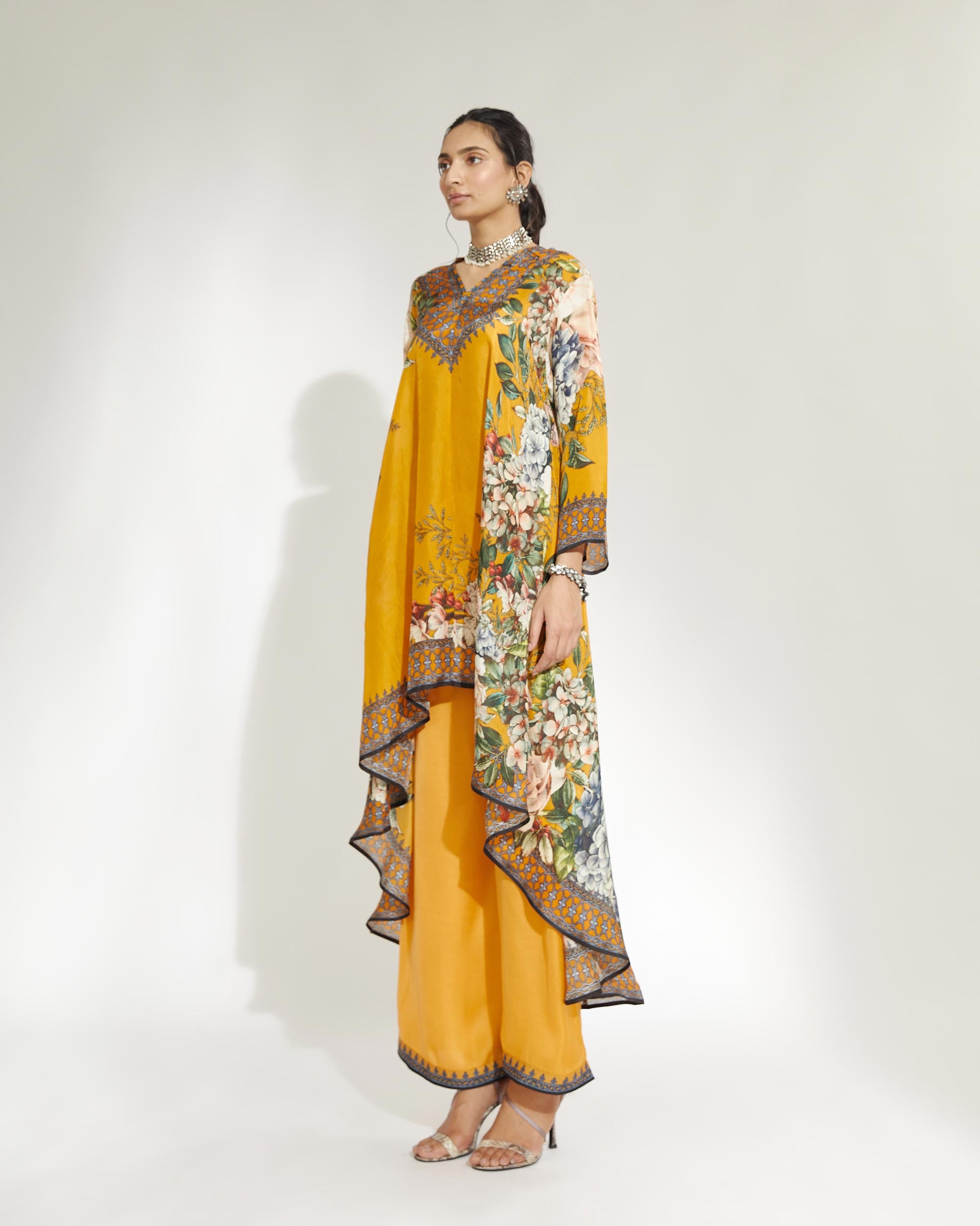A Notting Hill Summer : Aarvi - Mustard