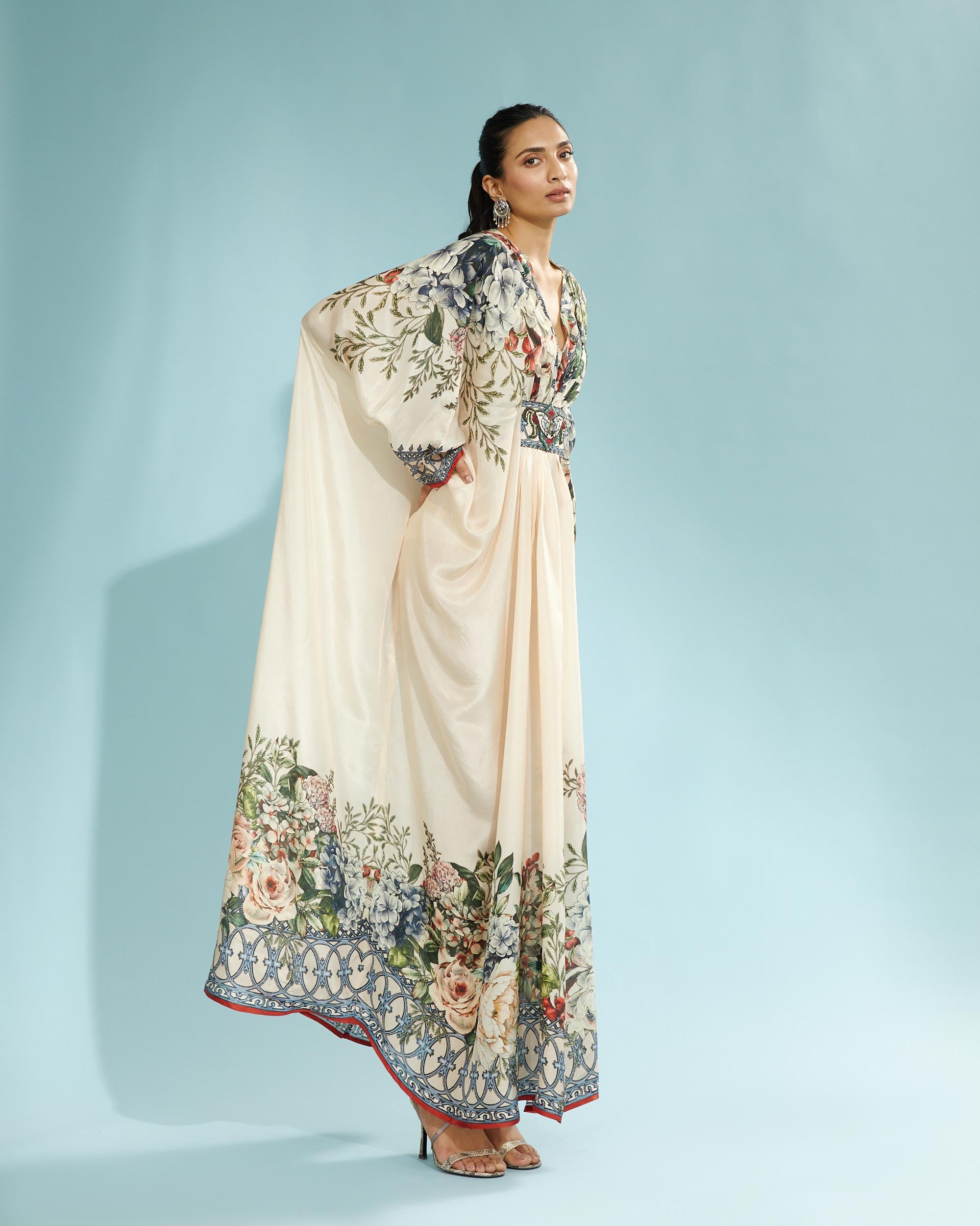 A Notting Hill Summer : Imama - Beige