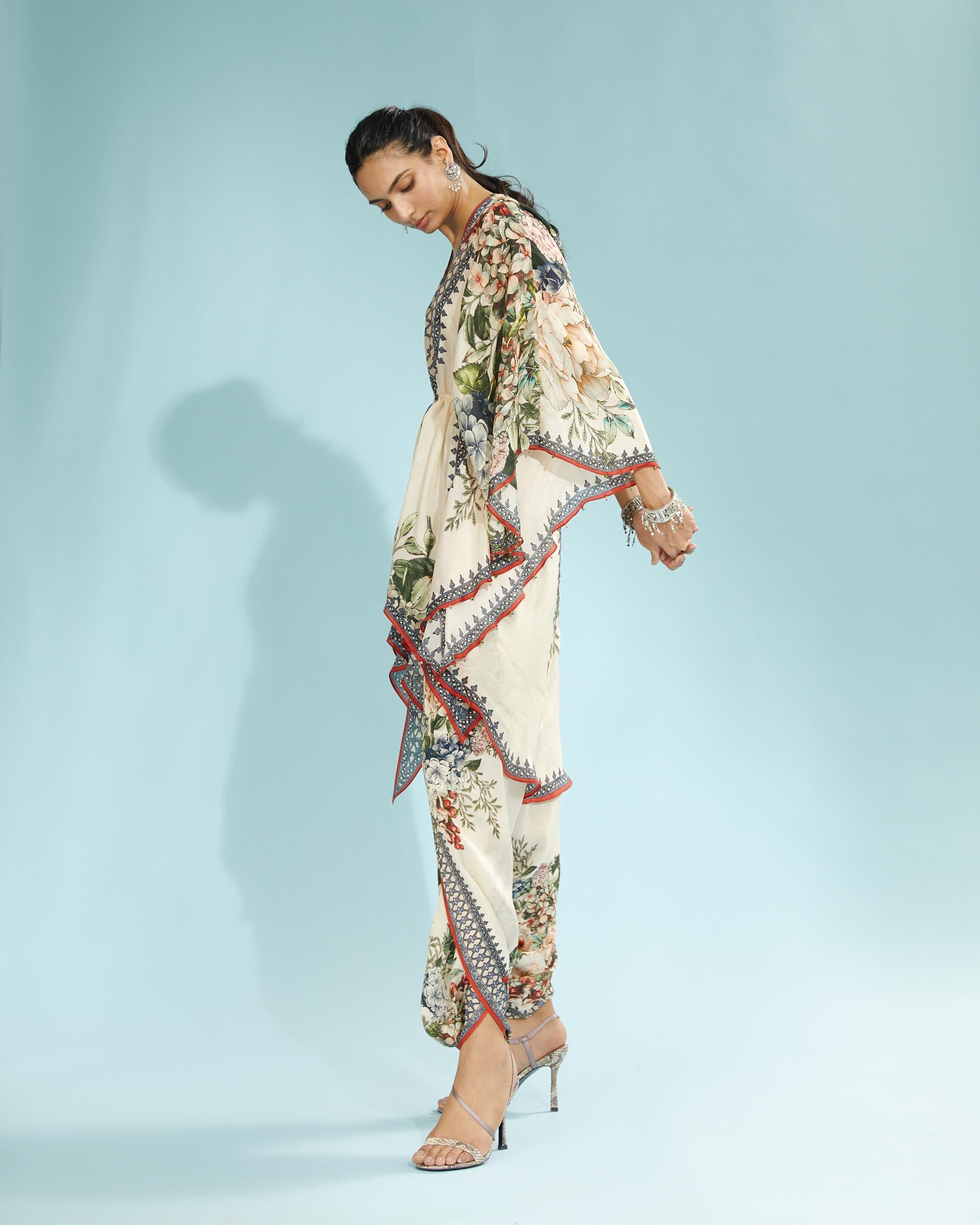 A Notting Hill Summer : Inayat - Beige