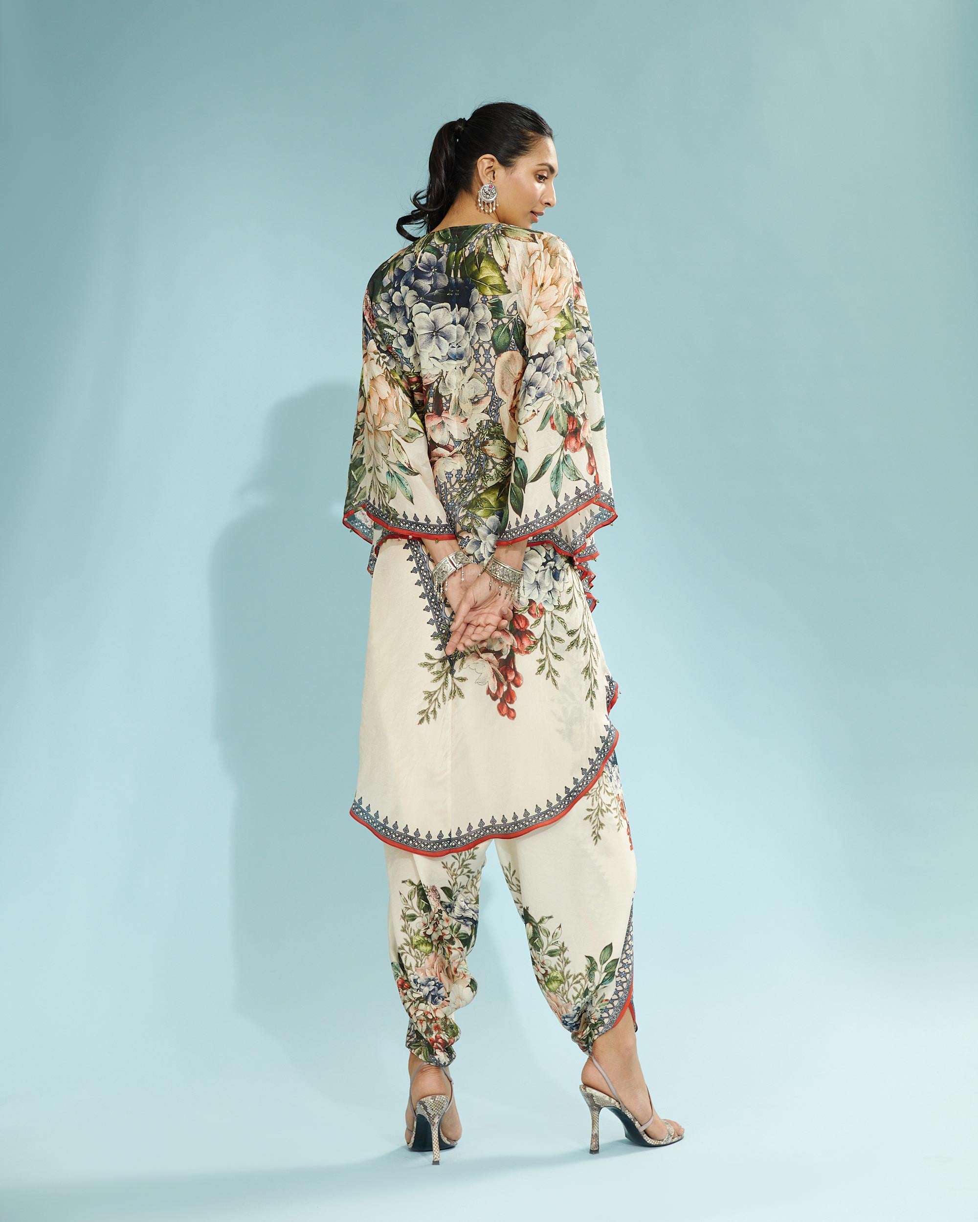A Notting Hill Summer : Inayat - Beige