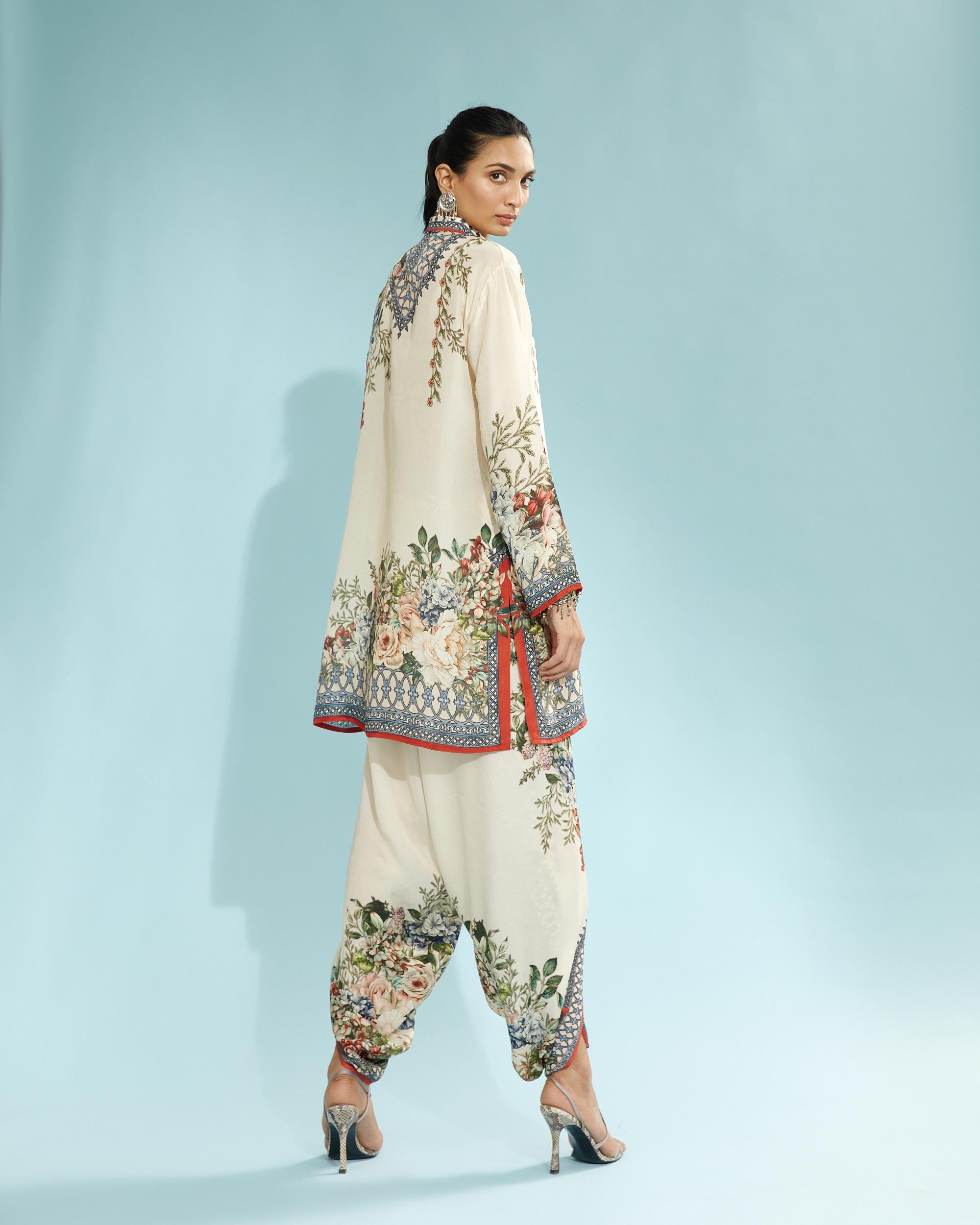 A Notting Hill Summer : Reza - Beige