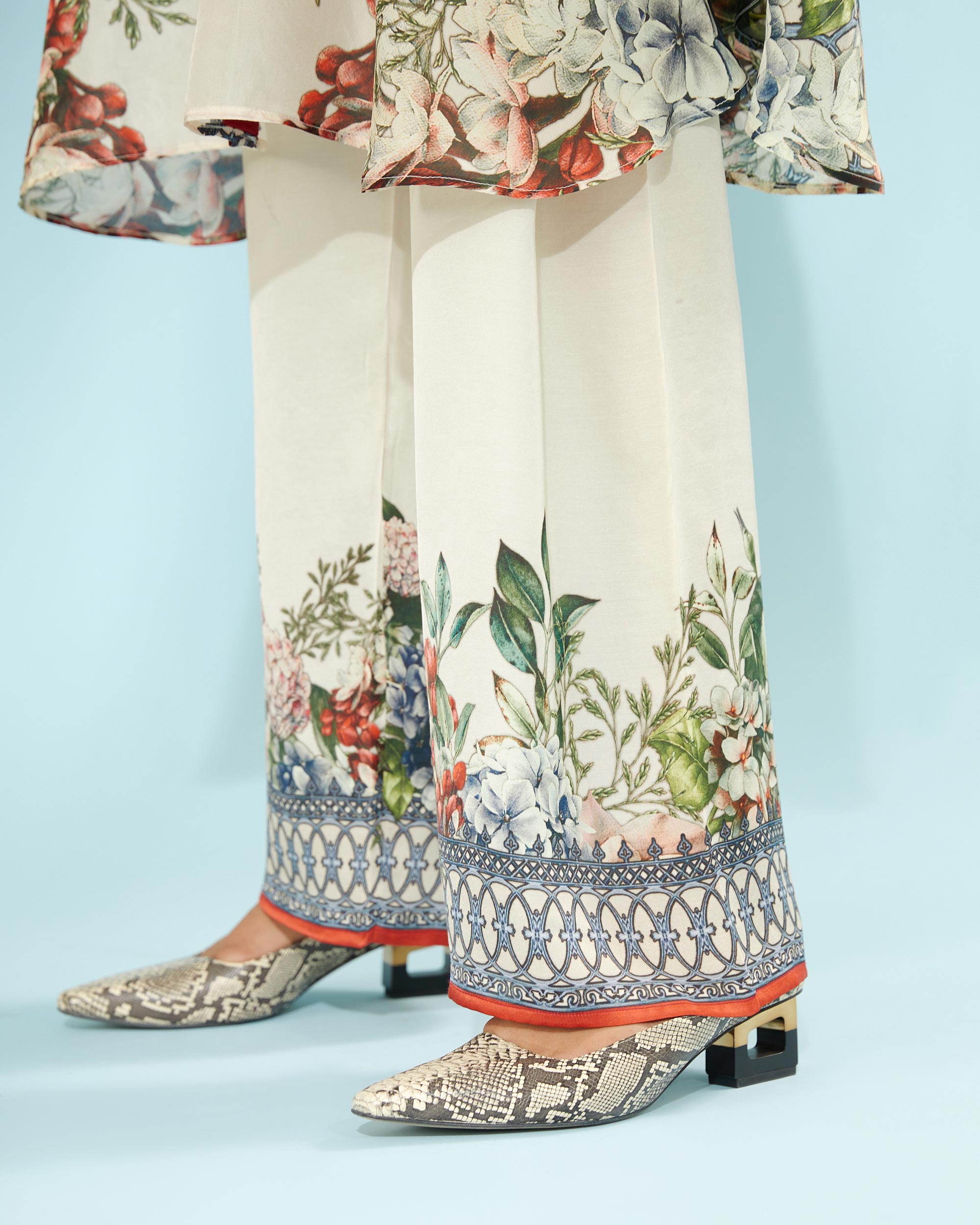 A Notting Hill Summer : Kamara - Beige