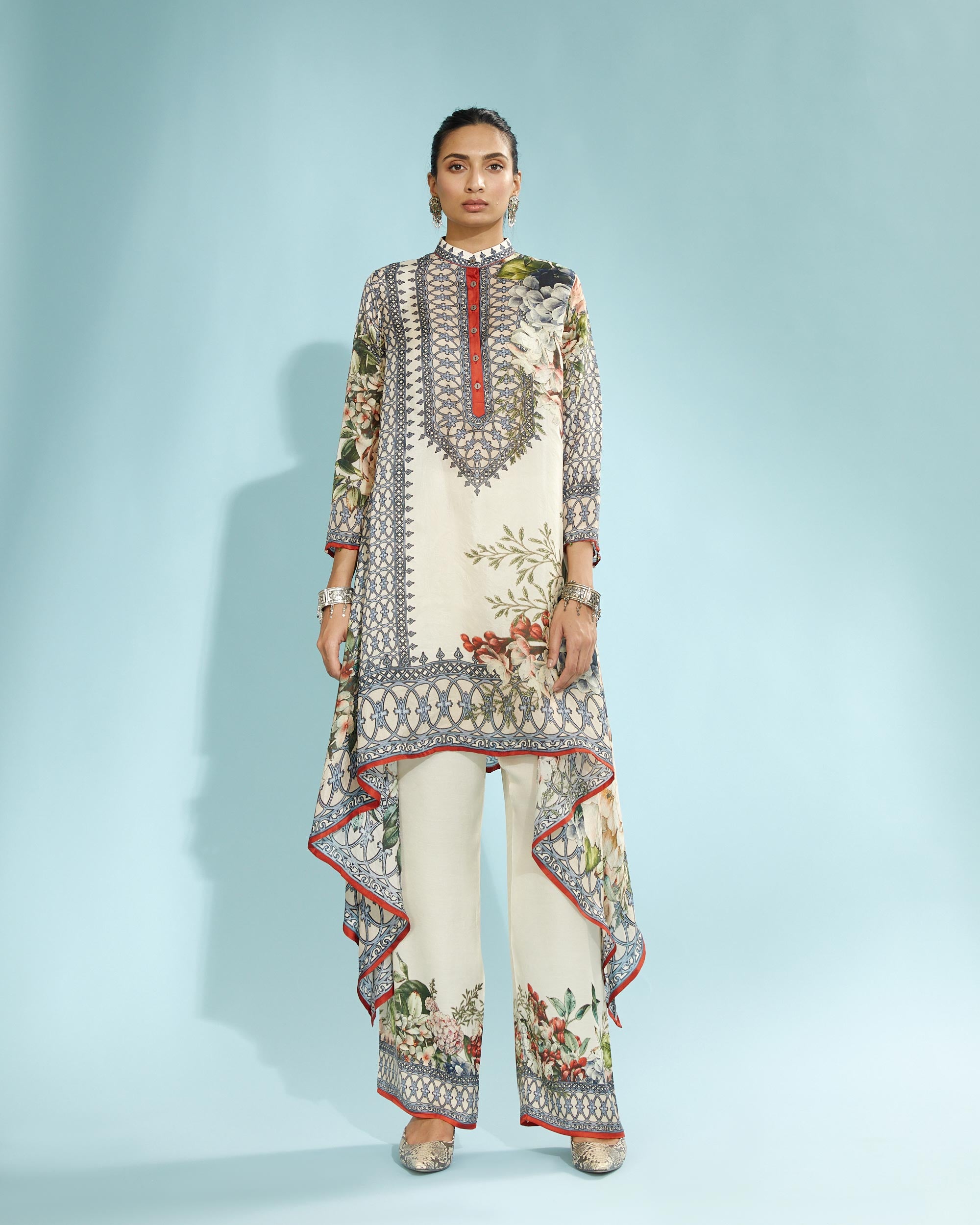 A Notting Hill Summer : Navya - Beige